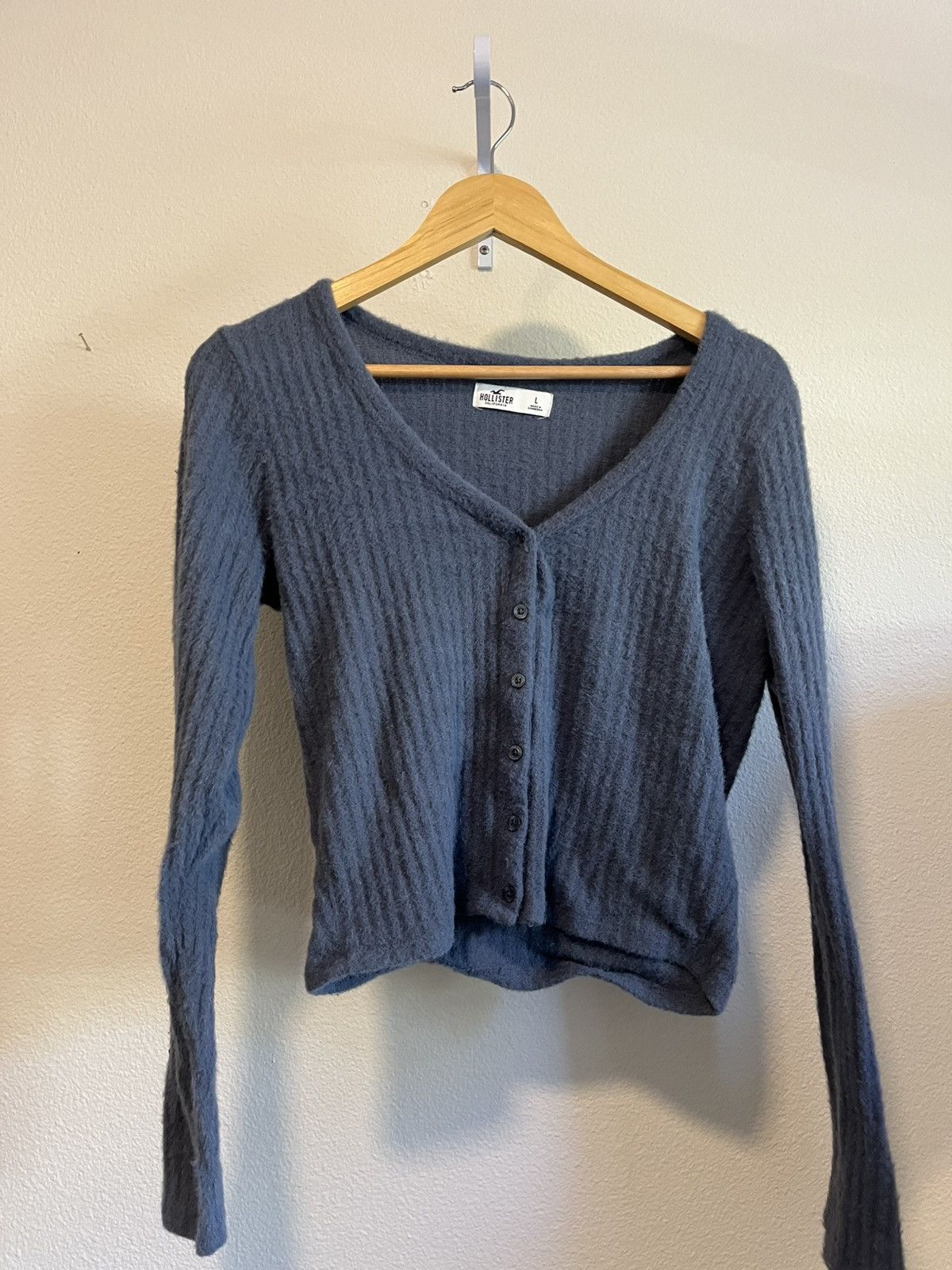 Hollister Hollister soft blue v-neck light sweater Size L / US 10 / IT 46 - 1 Thumbnail