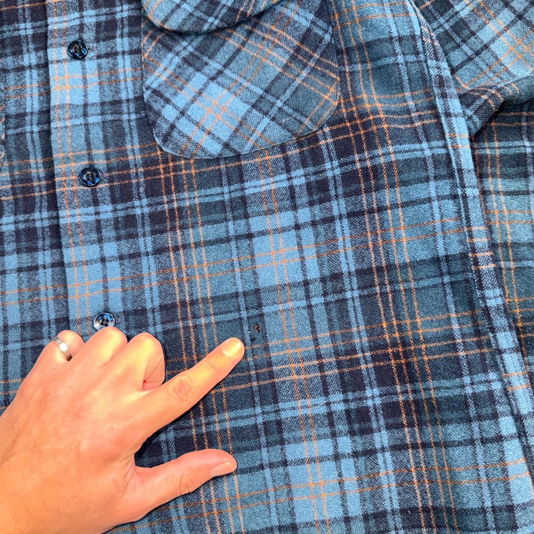 Pendleton VINTAGE Pendleton Board Shirt Mens S 1960s Plaid Wool Long Sleeve Button-Down Collared USA Crest Pattern Blue - Mens Shirt Vintage Workwear Size US S / EU 44-46 / 1 - 3 Thumbnail