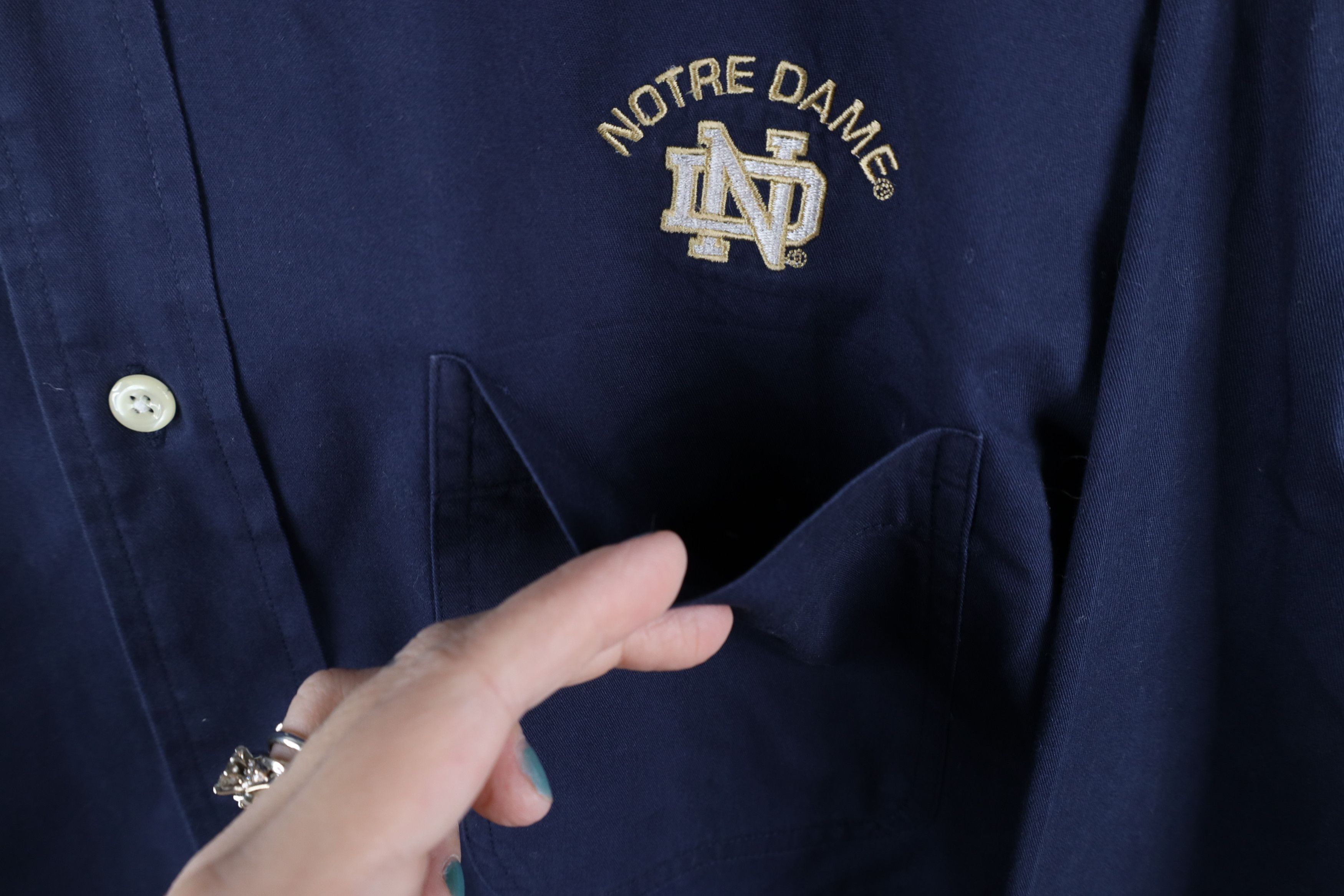 Vintage Vintage 90s Out Notre Dame University Button Down Shirt Size US L / EU 52-54 / 3 - 5 Thumbnail