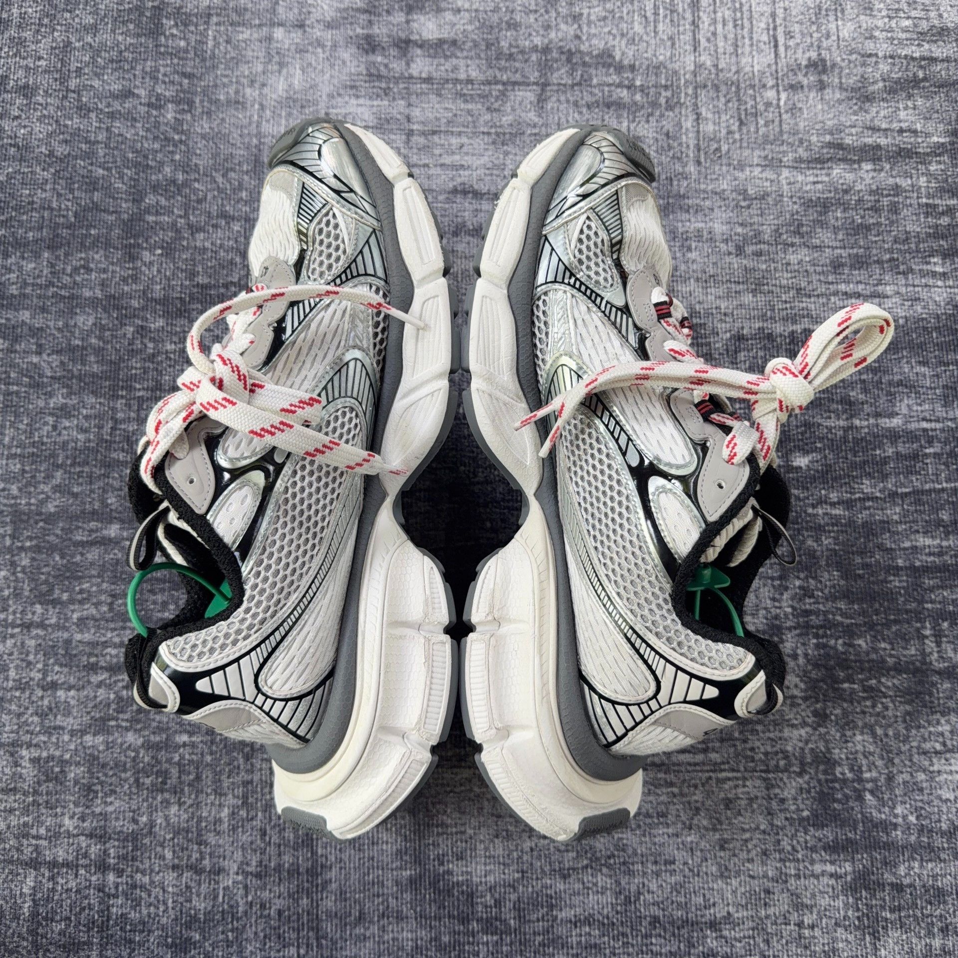 Balenciaga Balenciaga 3XL Men's Distressed Dad Shoes Size US 10 / EU 43 - 4 Thumbnail