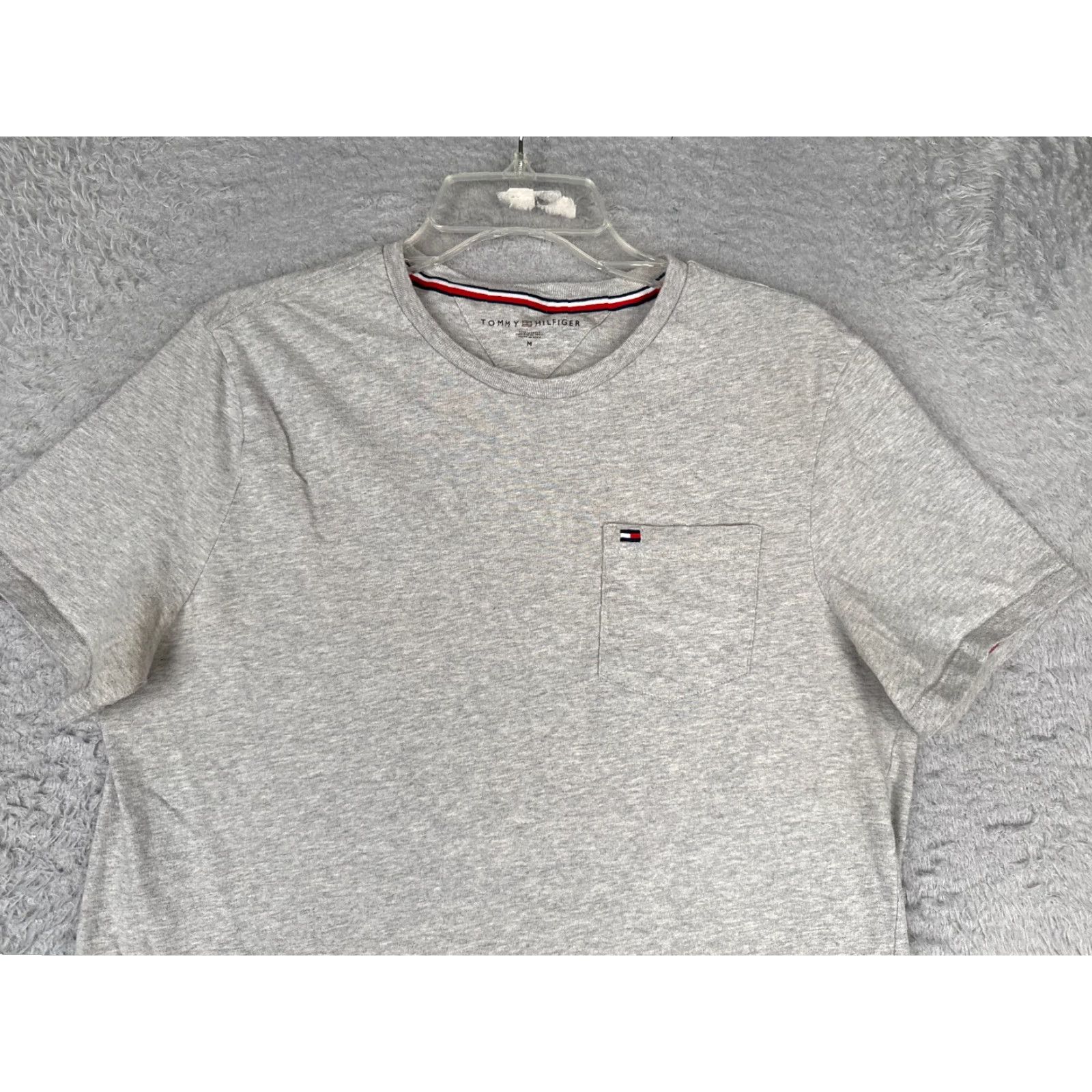 Tommy Hilfiger Tommy Hilfiger Shirt Adult Medium Gray Short Sleeve Crew Neck Pocket Cotton Logo Embroidered Men’s T-Shirt Size US M / EU 48-50 / 2 - 4 Thumbnail