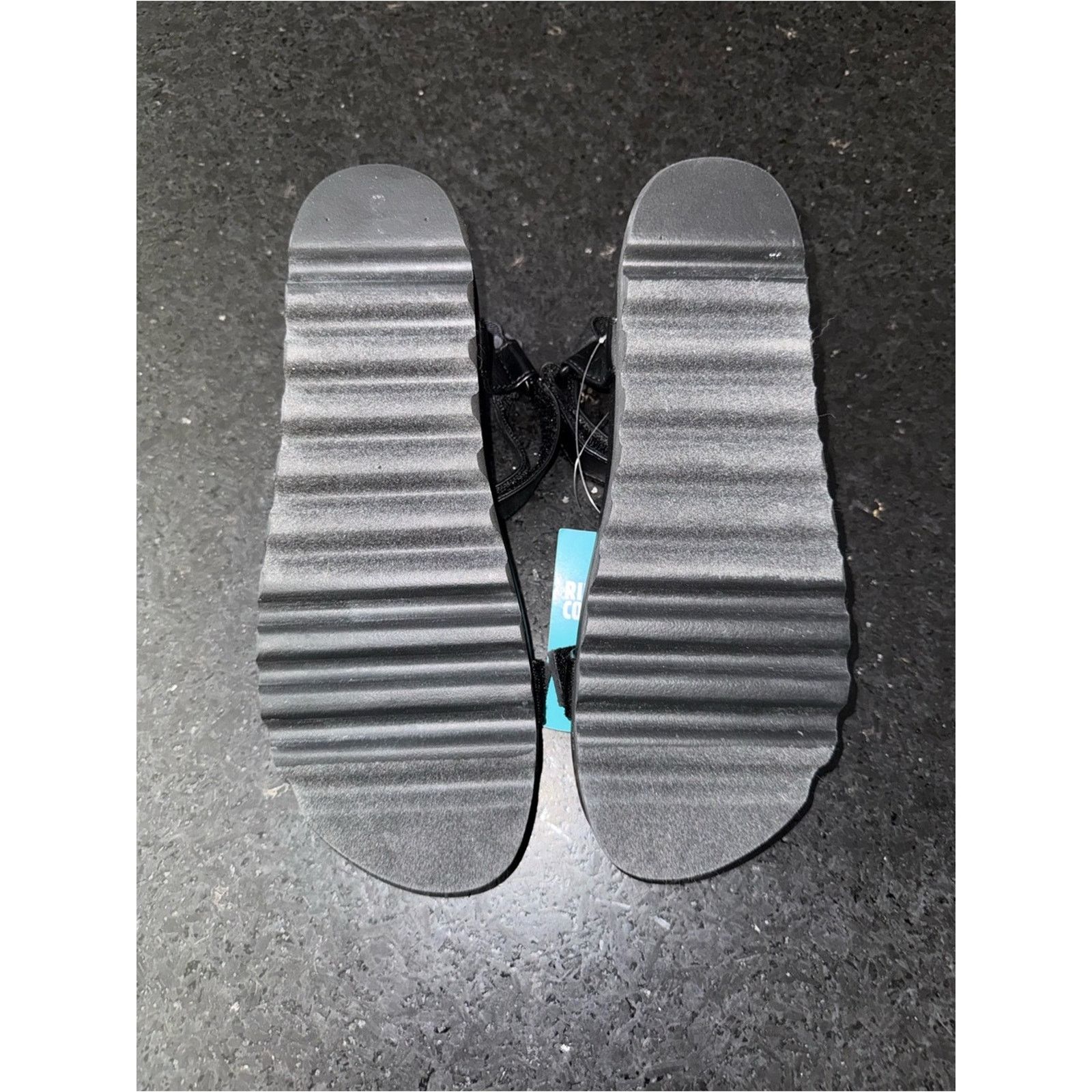 REEF Reef BLACK Cushion Rem Hi Platform Sandals Sz 9 NWT Size US 9 / IT 39 - 13 Thumbnail