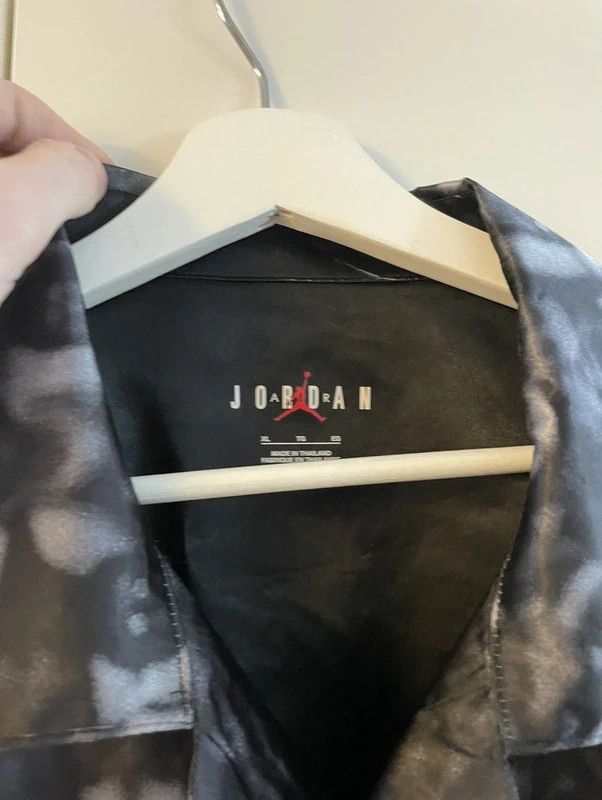 A Ma Maniere × Jordan Brand Jordan x A Ma Maniére Men's Shirt Size US XL / EU 56 / 4 - 3 Thumbnail