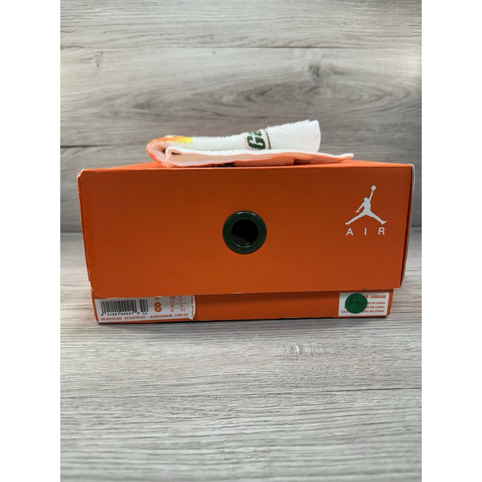 Jordan Brand Air Jordan 6 Retro NRG Green Suede Gatorade - Size 8 Size US 8 / EU 41 - 8 Thumbnail