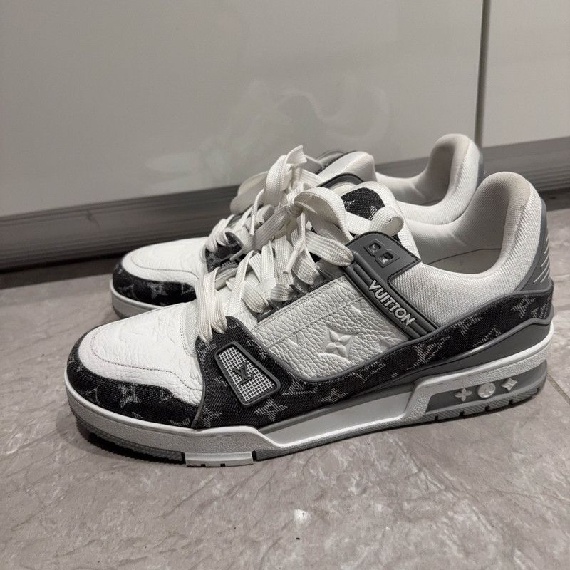 Louis Vuitton Louis Vuitton Trainer Low-Top Leather Sneakers 0079 Size US 9.5 / EU 42-43 - 1 Thumbnail