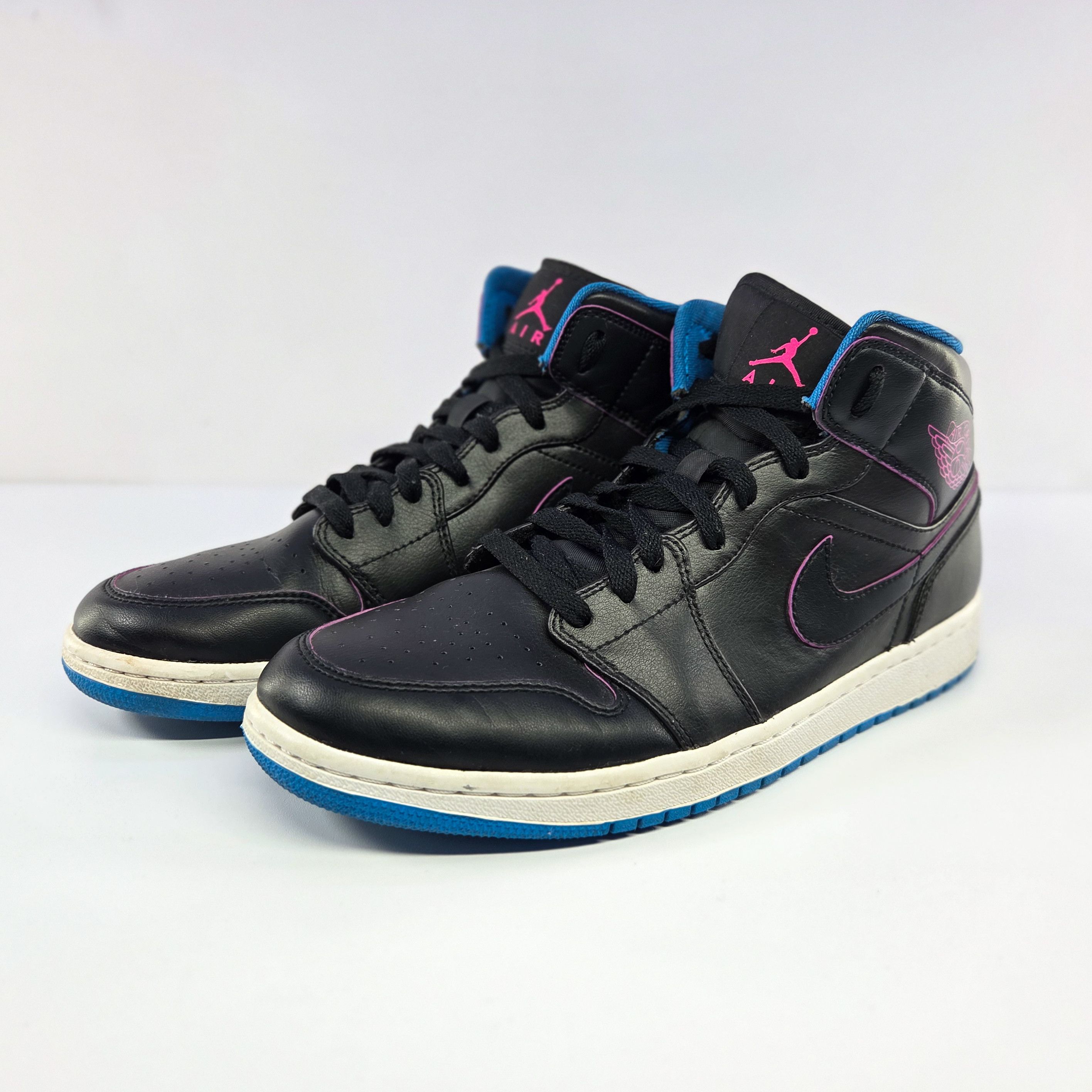 Nike Nike Air Jordan 1 Mid Radio Raheem Size 9.5M 554724-029 Size US 9.5 / EU 42-43 - 1 Thumbnail