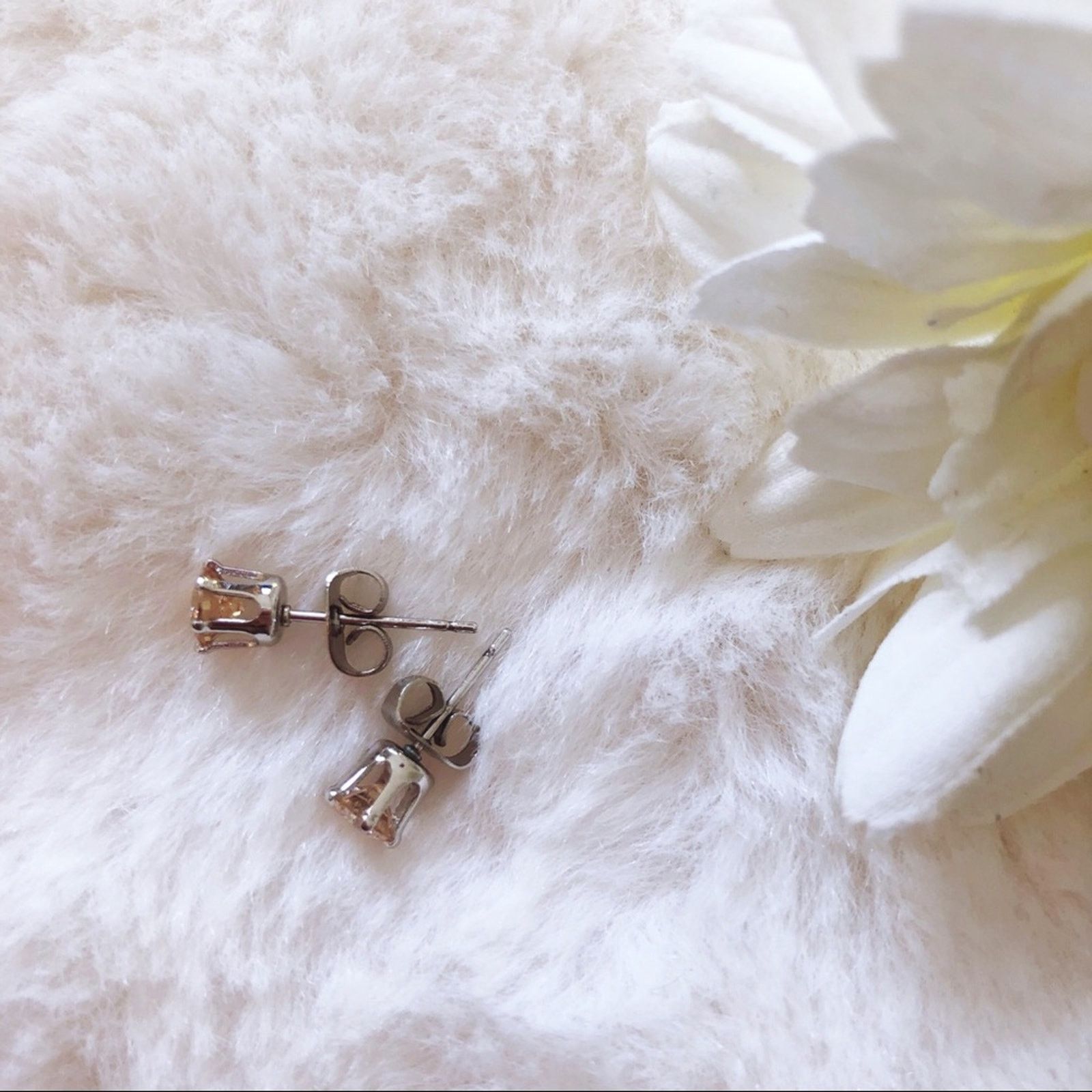 Other Silver Gold Crystal Stud Earrings Size ONE SIZE - 6 Thumbnail
