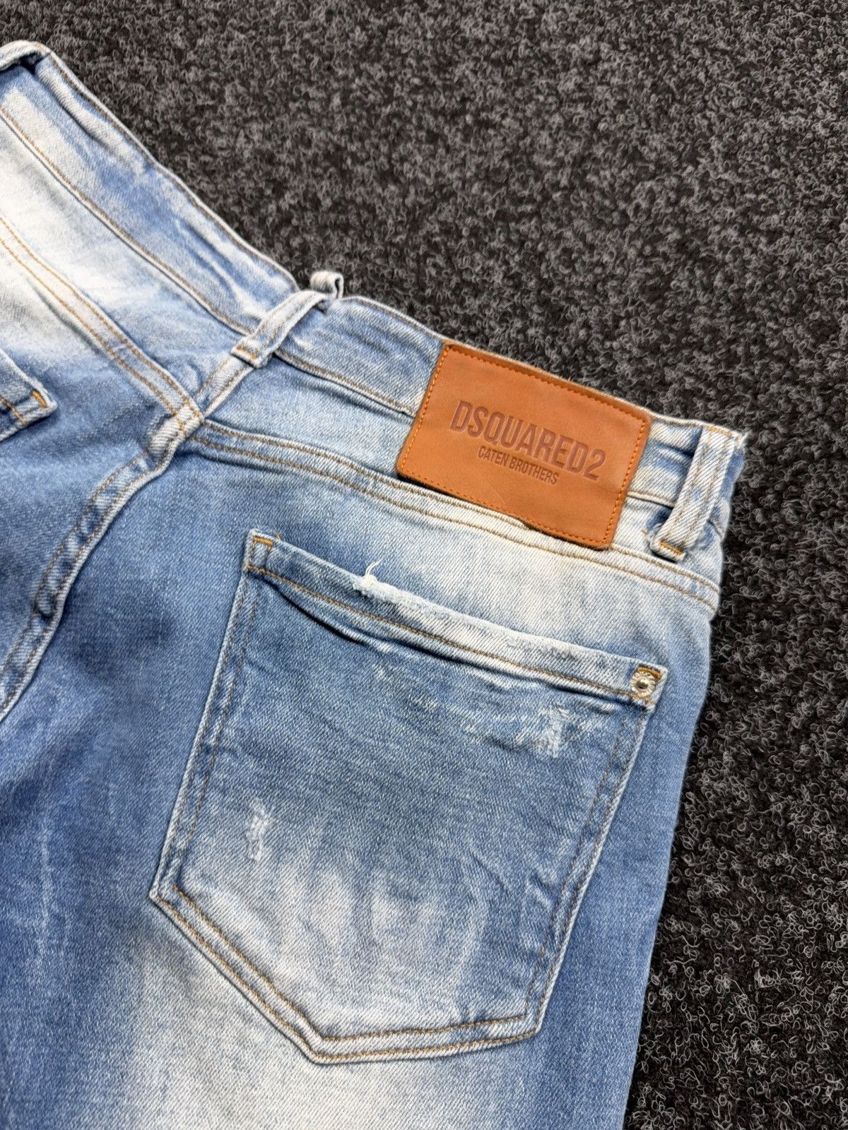 Dsquared2 Luxury 00s Dsquared2 Distressed Light Wash Straight Jeans Size US 32 / EU 48 - 18 Thumbnail