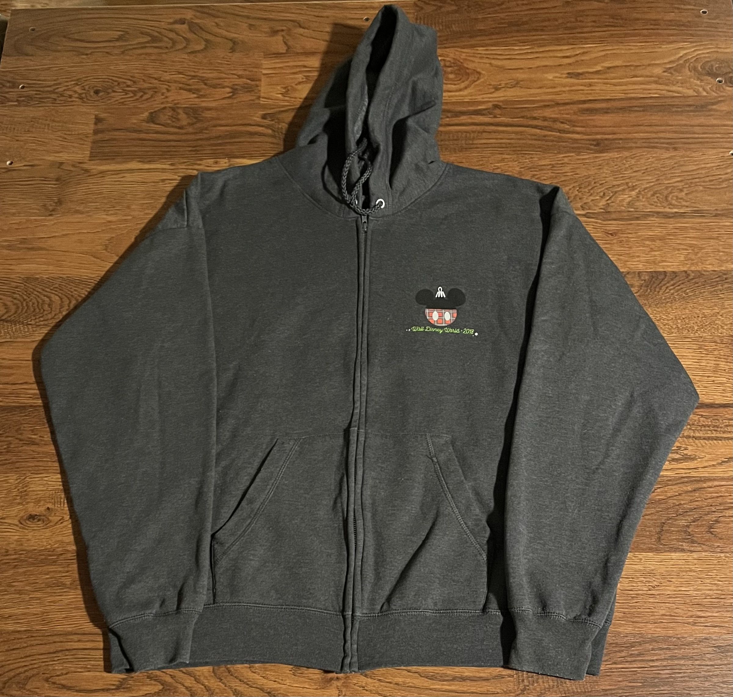 Disney Disney Parks Walt Disney World 2018 Christmas Zip Up Hoodie Size US XL / EU 56 / 4 - 1 Thumbnail