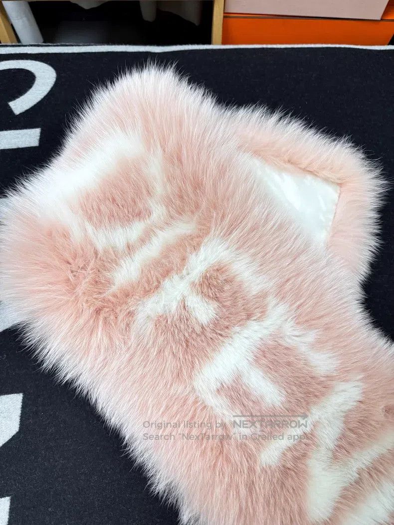 Fendi Fendi Orange Pink Big Logo Fur Scarf Size ONE SIZE - 3 Thumbnail