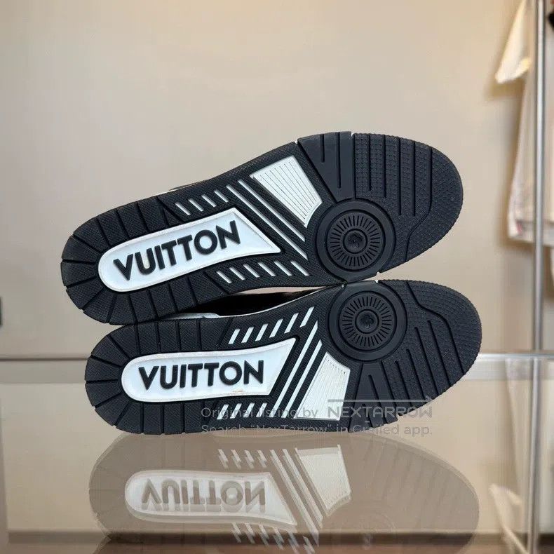 Louis Vuitton Louis Vuitton Trainer black and white embossed full print Size US 7.5 / EU 40-41 - 7 Thumbnail