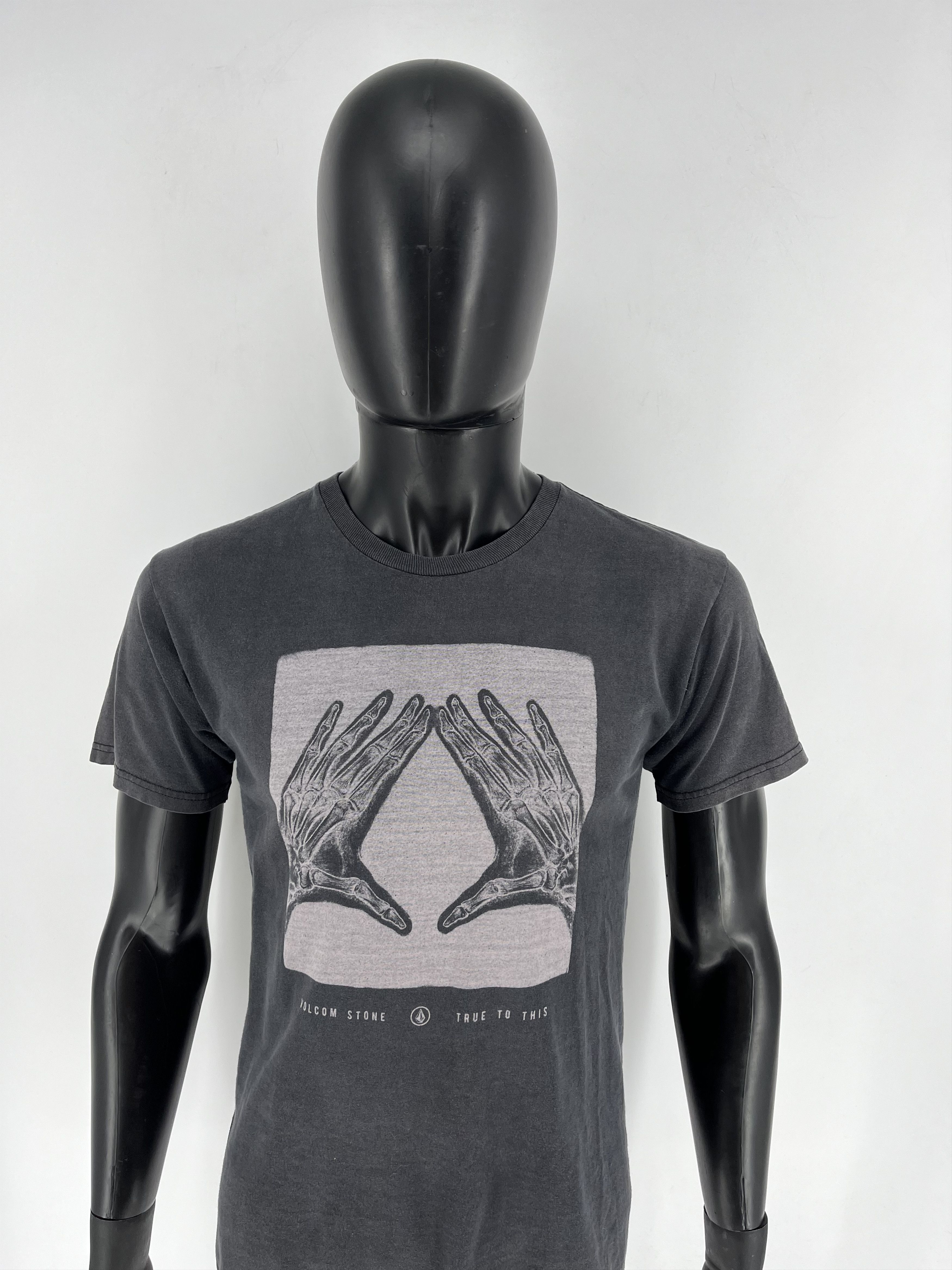 Vintage × Volcom Vintage Y2K Volcom Stone Skateboard Pin Logo Design Tshirt Size US S / EU 44-46 / 1 - 6 Thumbnail