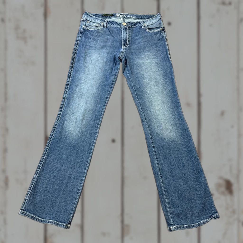 Wrangler Wrangler Jeans Women Boot Cut Denim Medium Wash Rock 47 32x34 Junior Size 13 XS-34 Inseam? Size 24" / US 00 / IT 34 - 1 Thumbnail