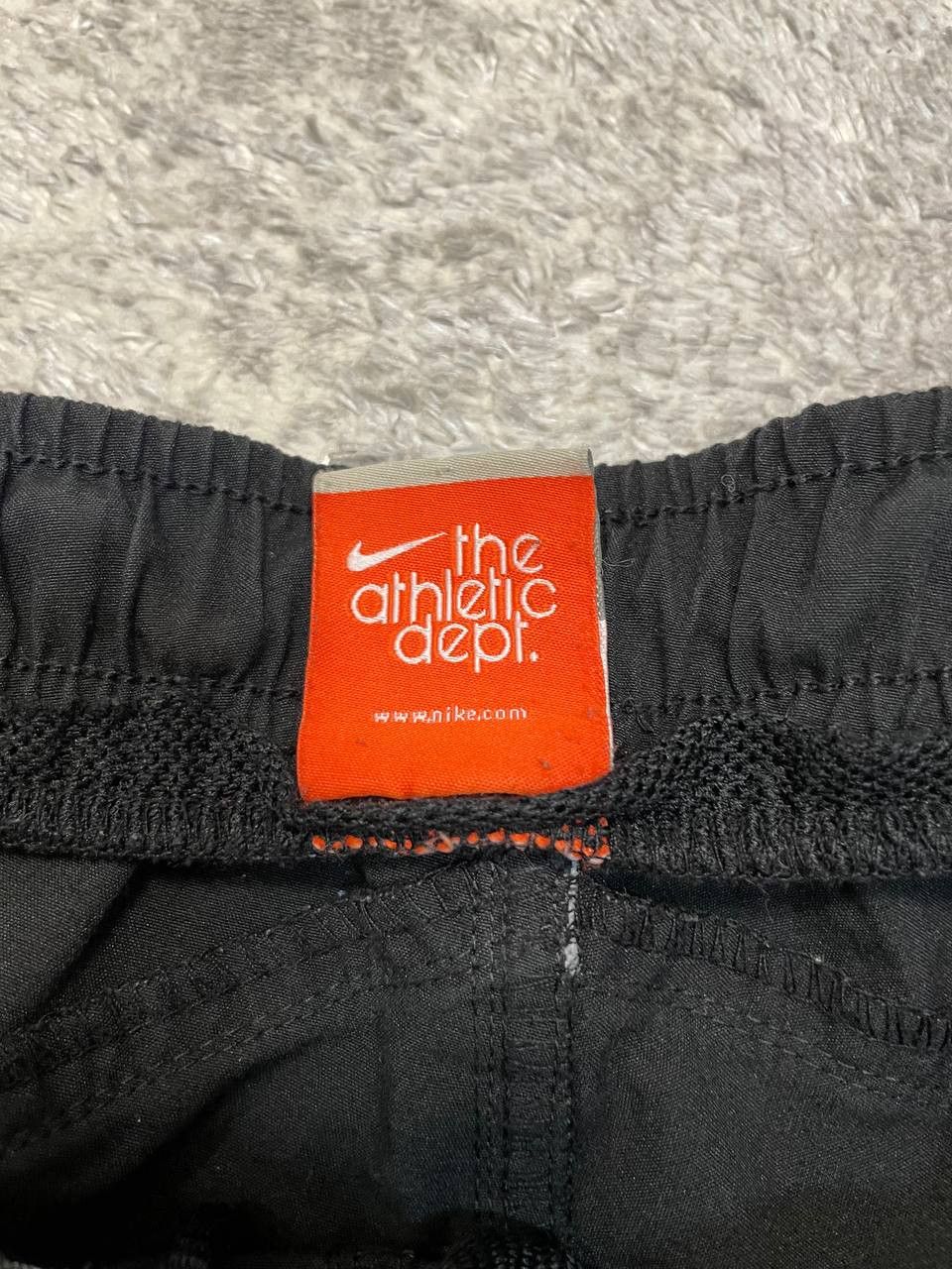 Nike Vintage Nike Athletic Dept Shorts Men Black Running Training Size US 36 / EU 52 - 9 Thumbnail