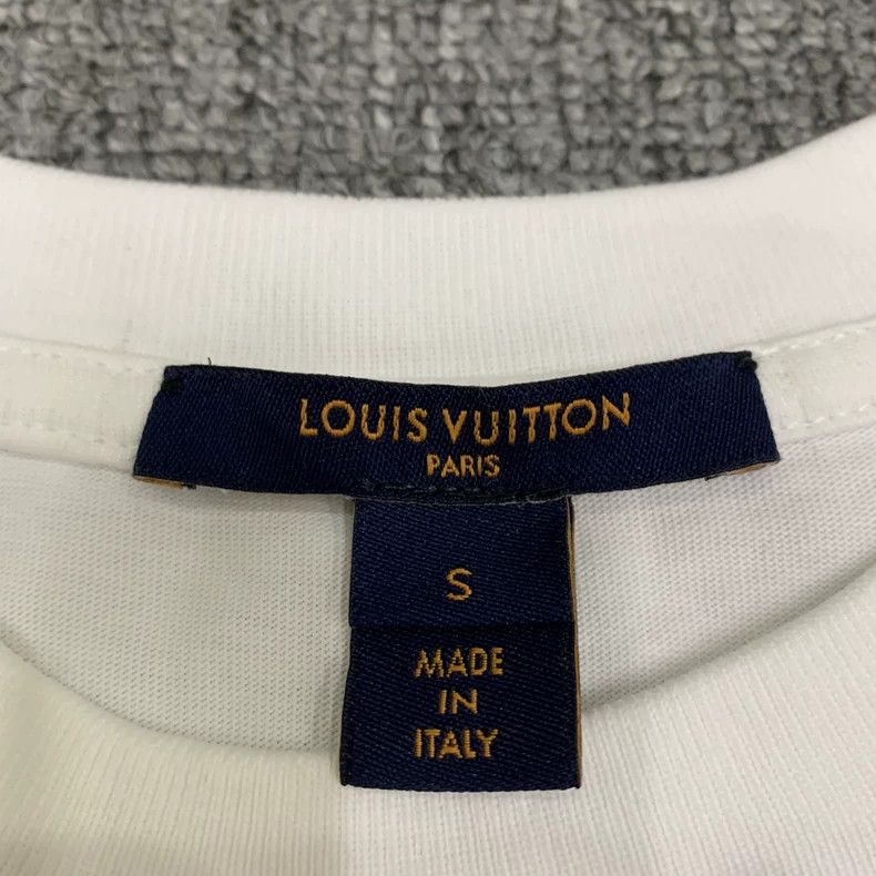 Louis Vuitton Louis Vuitton White chain reverse logo short sleeve Size US S / EU 44-46 / 1 - 6 Thumbnail