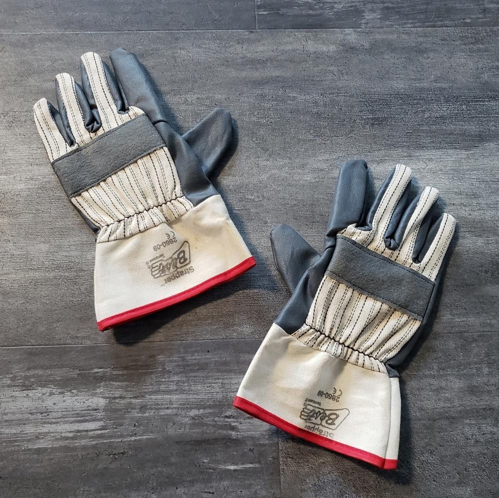Designer Grey Strapper Best 2860 Nitrile Laminated Glove Size ONE SIZE - 1 Thumbnail