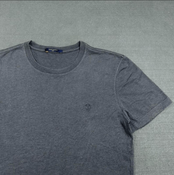 Louis Vuitton Louis Vuitton short-sleeve T-shirt Size US M / EU 48-50 / 2 - 3 Thumbnail