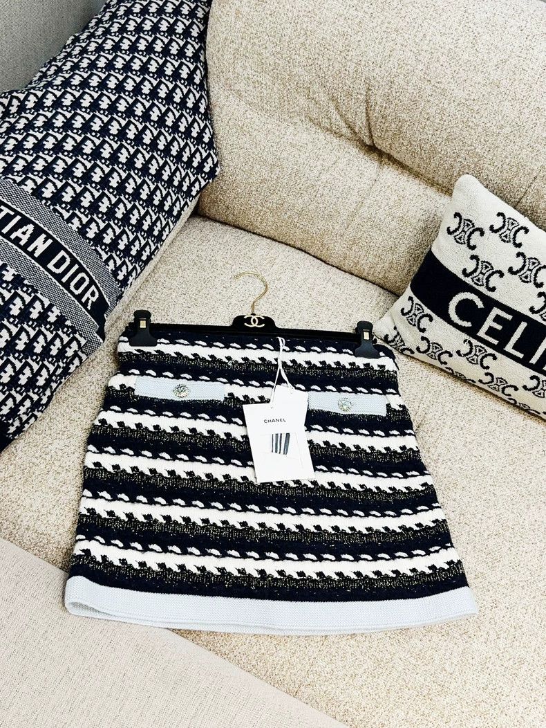 Chanel Chanel 22B dark blue black gold striped knitted skirt Size 25" / US 0 / IT 36 - 4 Thumbnail