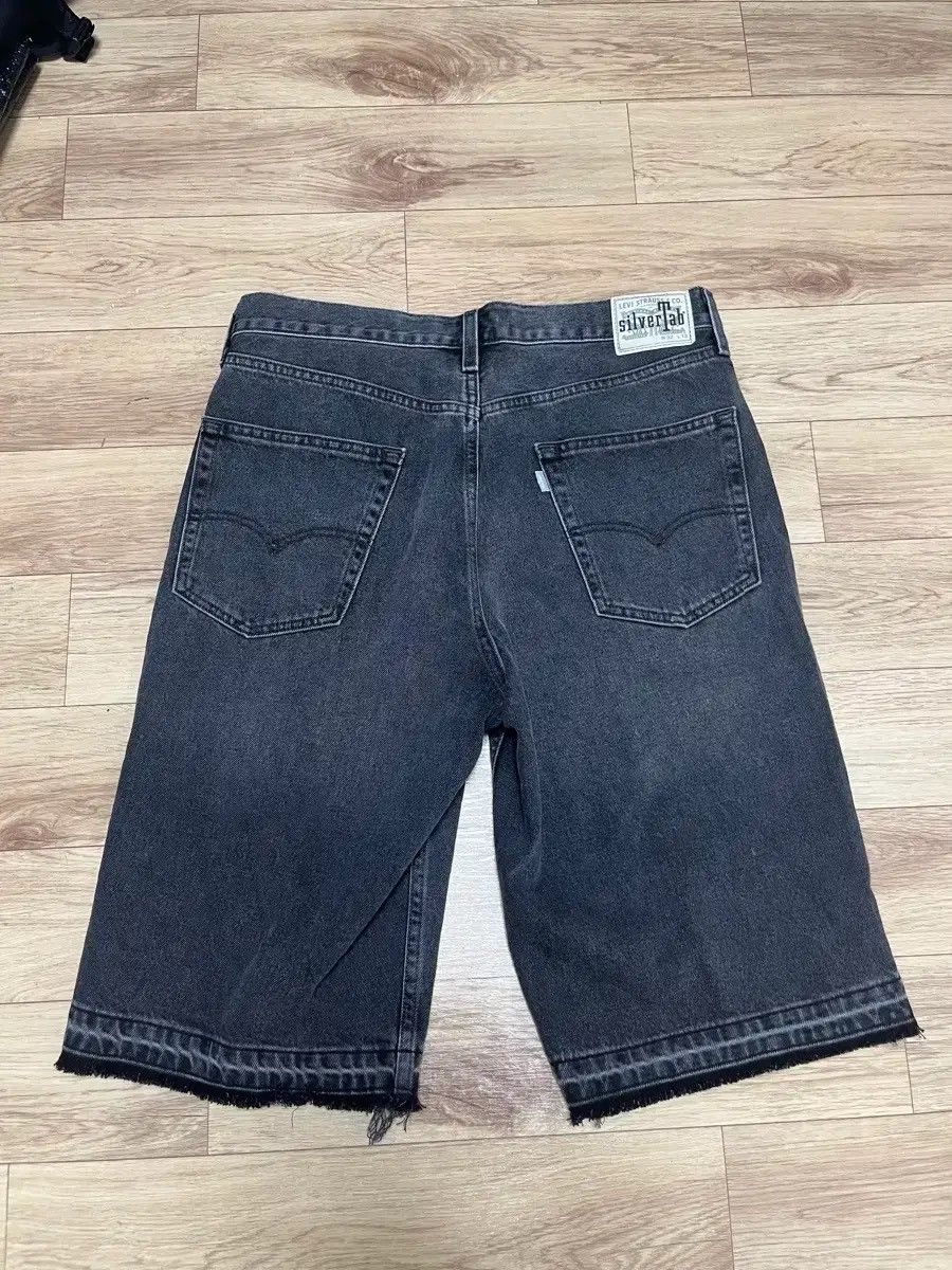 Levi's Levi’s silver tab loose shorts Size US 32 / EU 48 - 2 Thumbnail