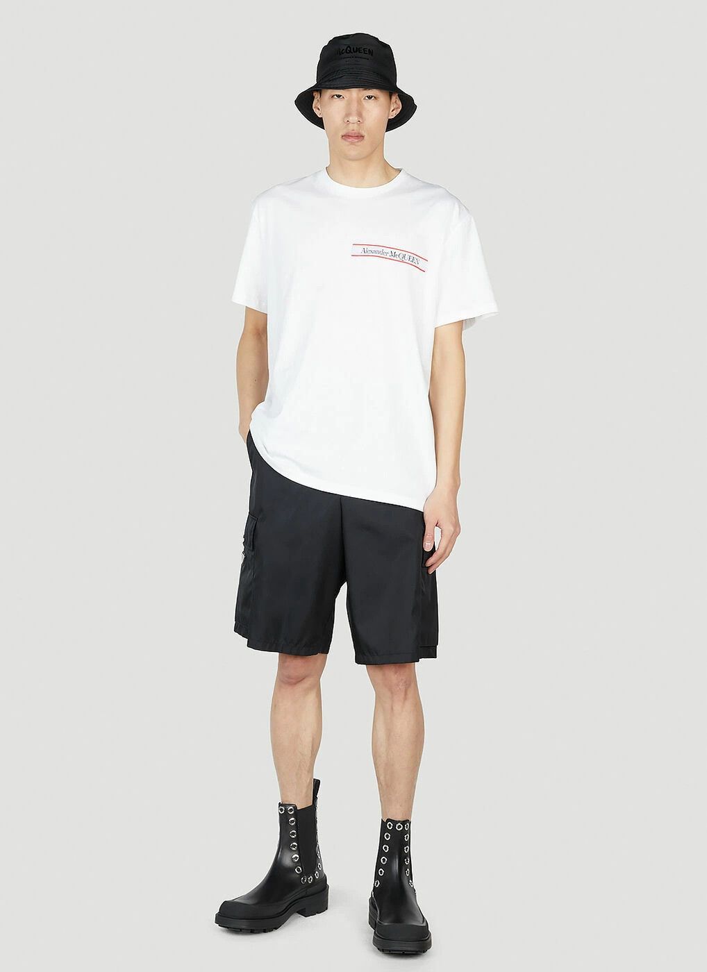 Alexander McQueen o1y1024 T-Shirt In White Size US XL / EU 56 / 4 - 2 Thumbnail