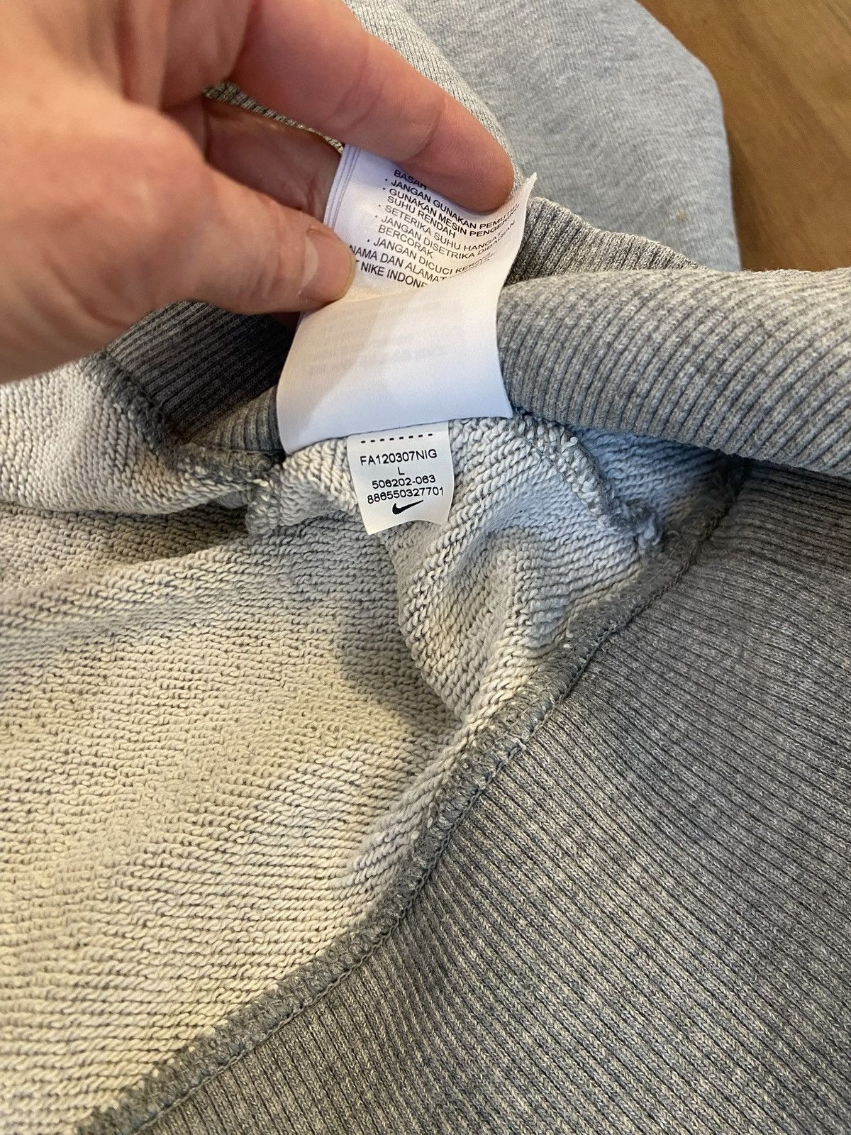 Nike Nike x Vintage ‘90’s Grey Sweatshirt Size Large in EUC Size US L / EU 52-54 / 3 - 8 Thumbnail