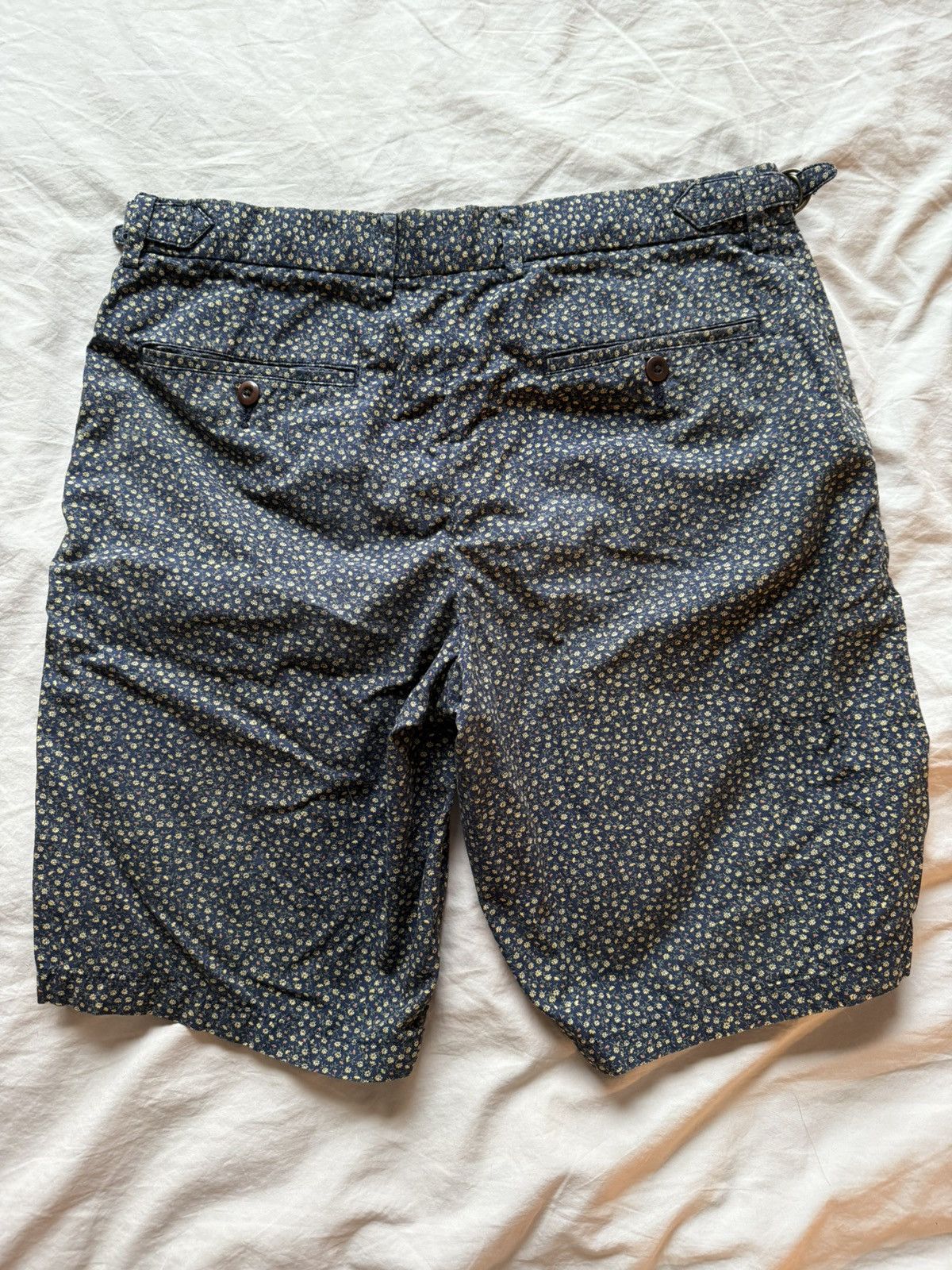Club Monaco Floral micro-print navy cotton shorts Size US 31 - 2 Thumbnail