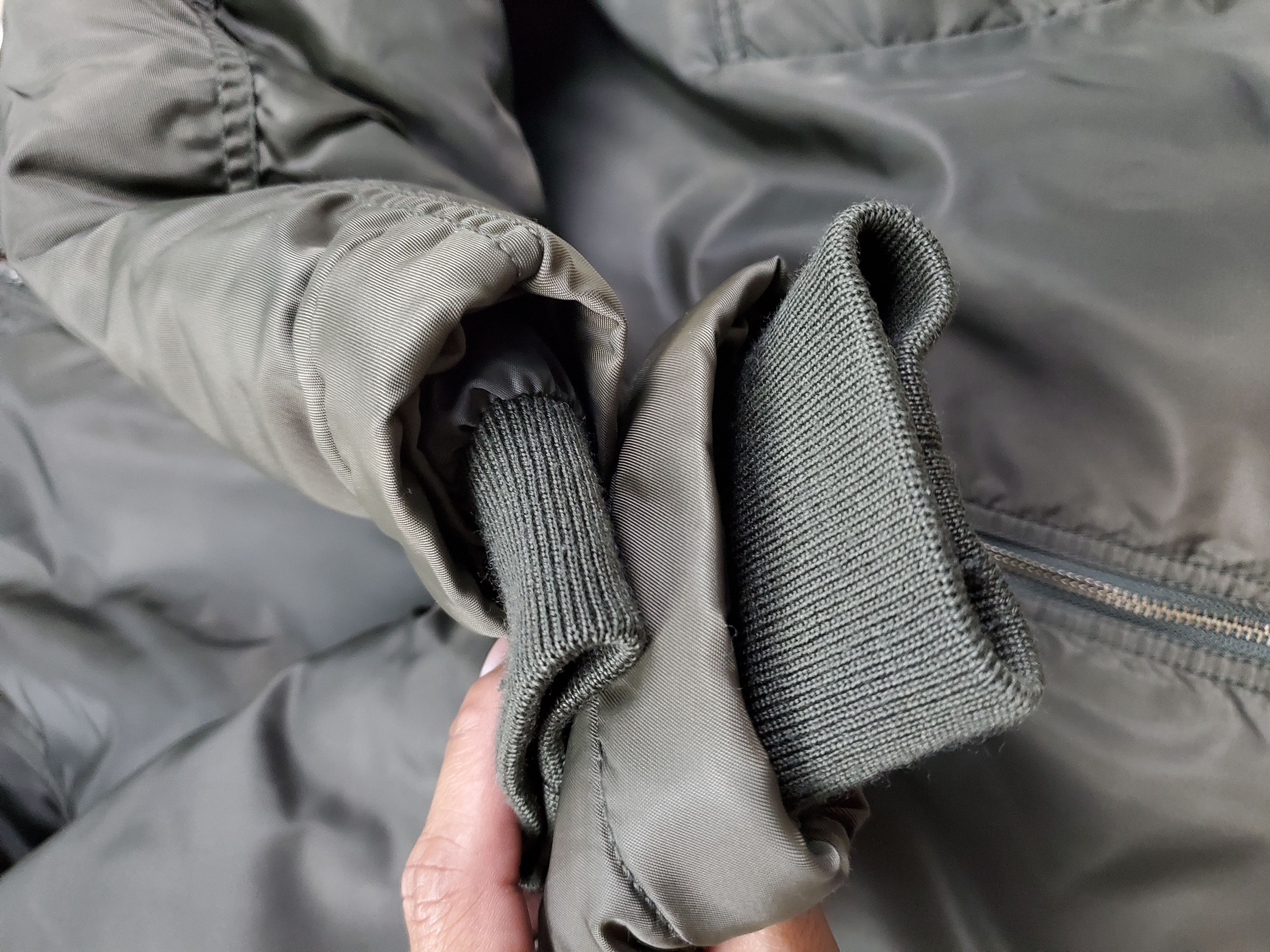 Uniqlo Uniqlo Bomber Jacket Army Green Military Style Size US M / EU 48-50 / 2 - 8 Thumbnail