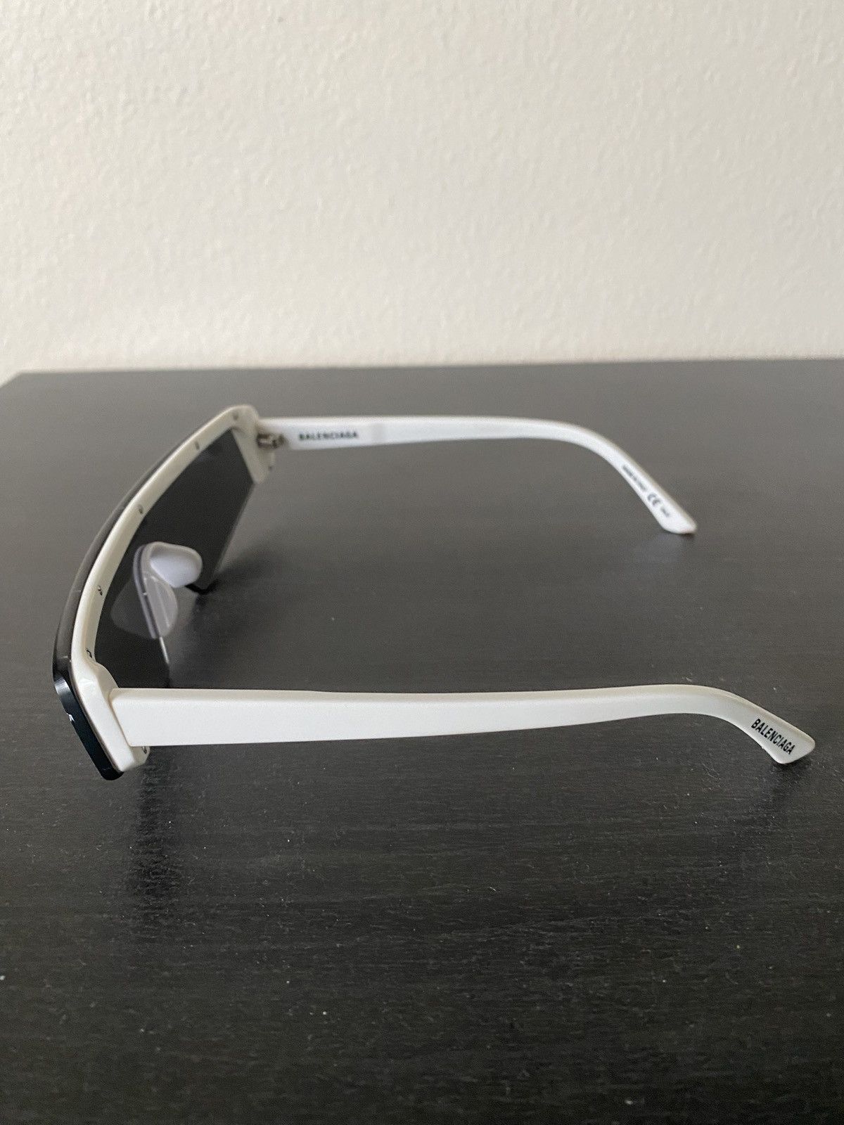 Balenciaga Balenciaga Shield Sunglasses White Size ONE SIZE - 2 Thumbnail