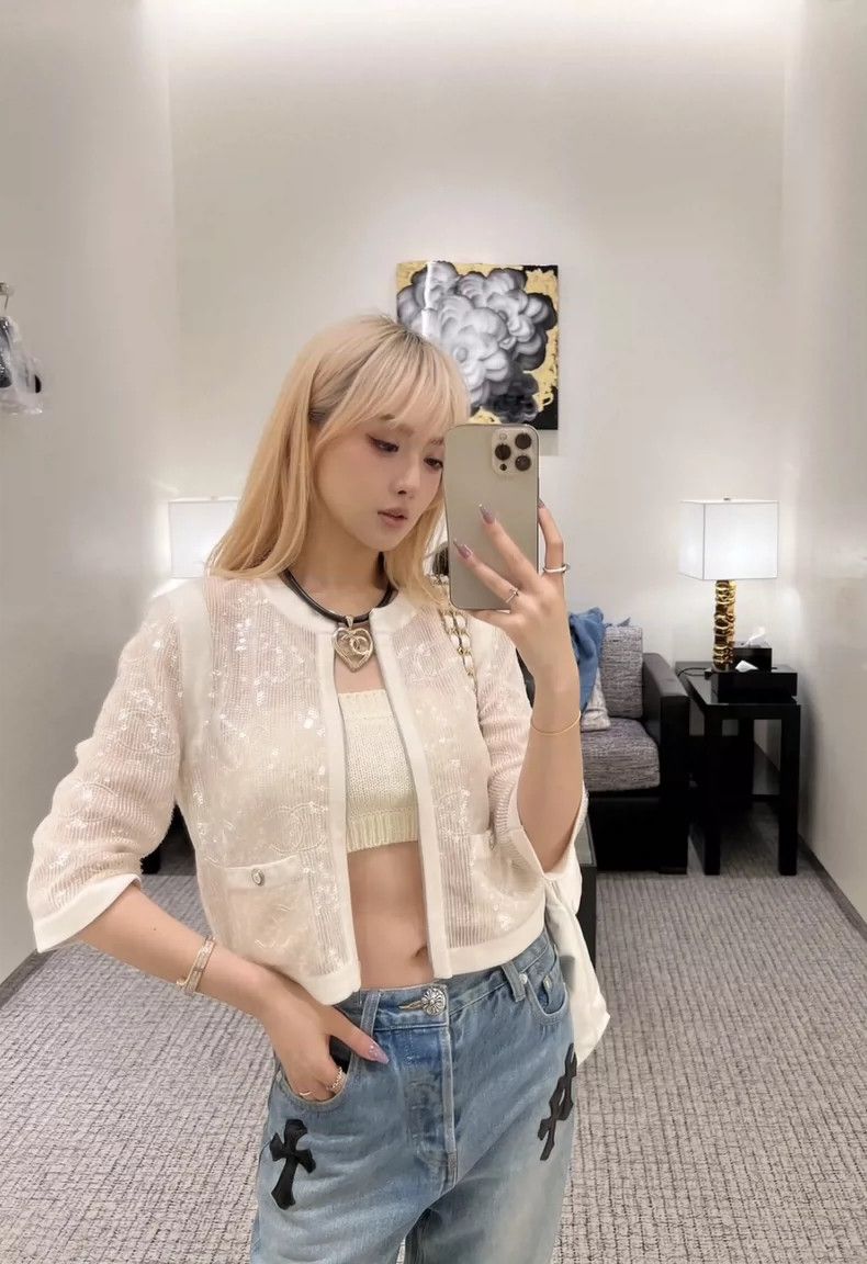 Chanel Chanel 22S white sequin short jacket Size XS / US 0-2 / IT 36-38 - 9 Thumbnail