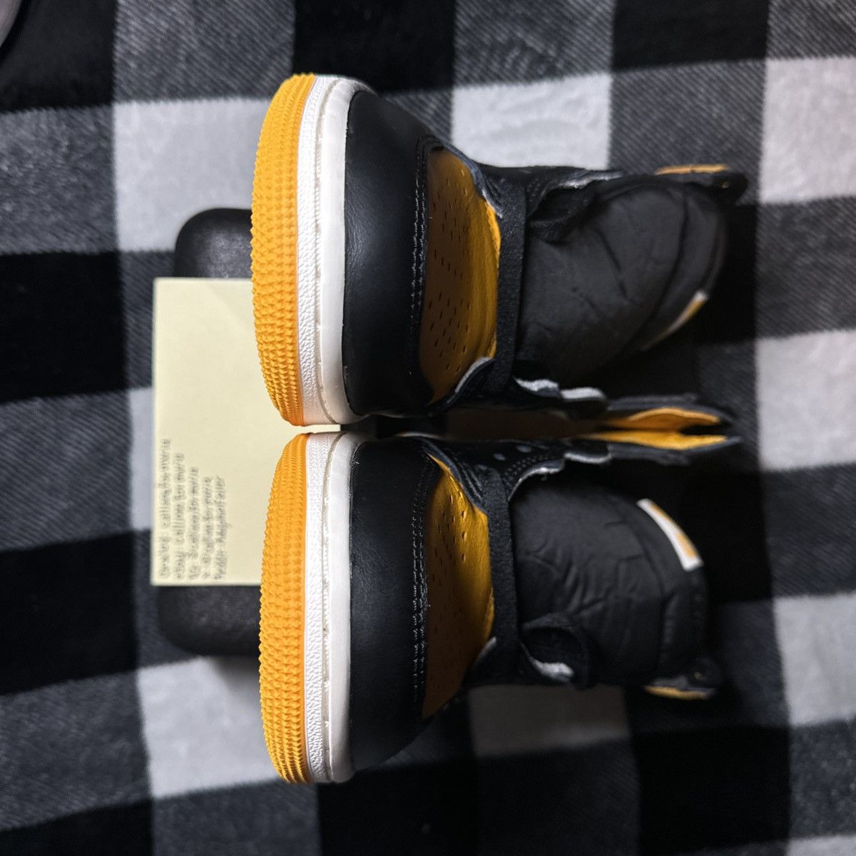 Nike Air Jordan 1 High OG Yellow Toe Size US 9.5 / EU 42-43 - 3 Thumbnail