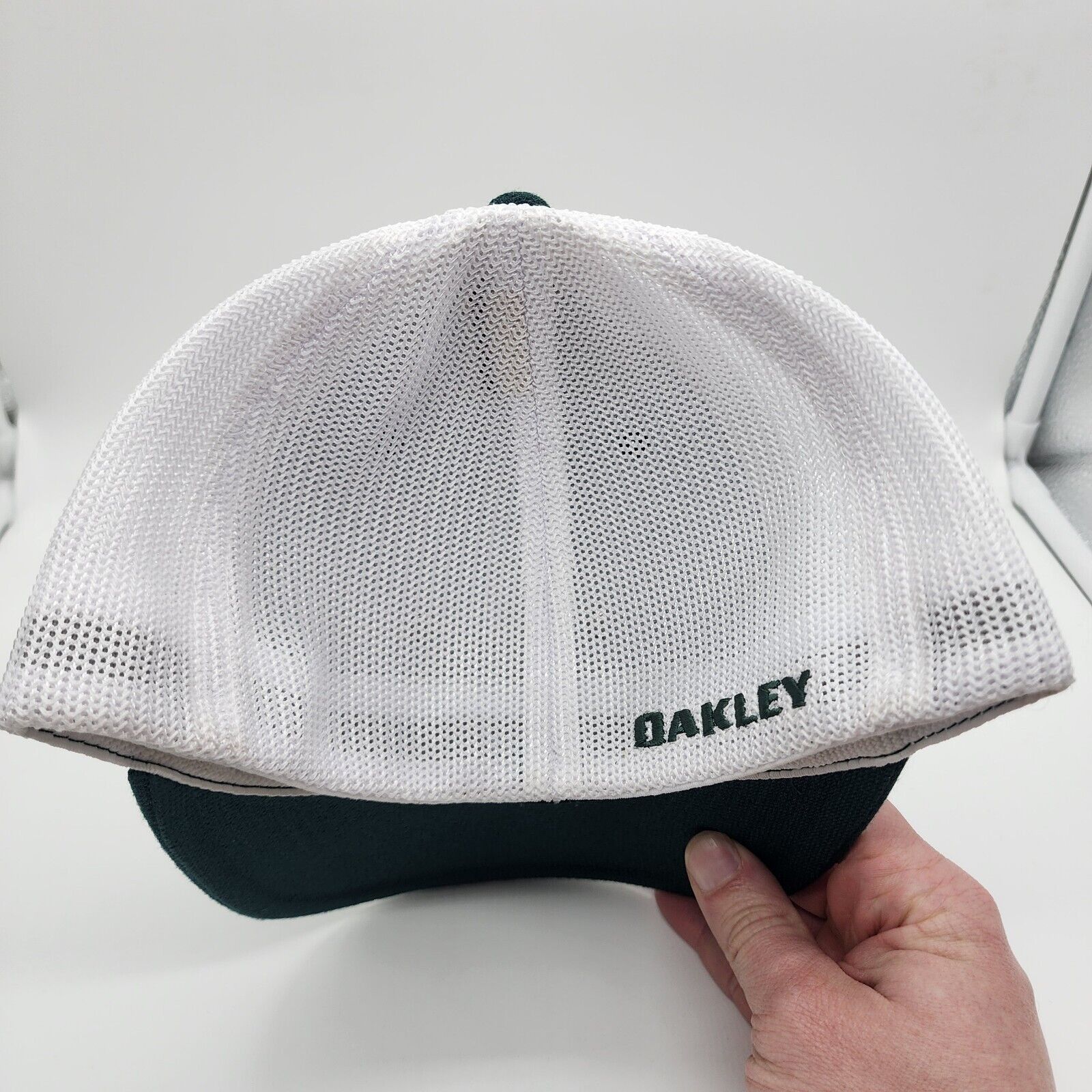 Oakley Oakley Golf Mesh Flex Fit Hat Enamel Green & White L/XL Size ONE SIZE - 2 Thumbnail