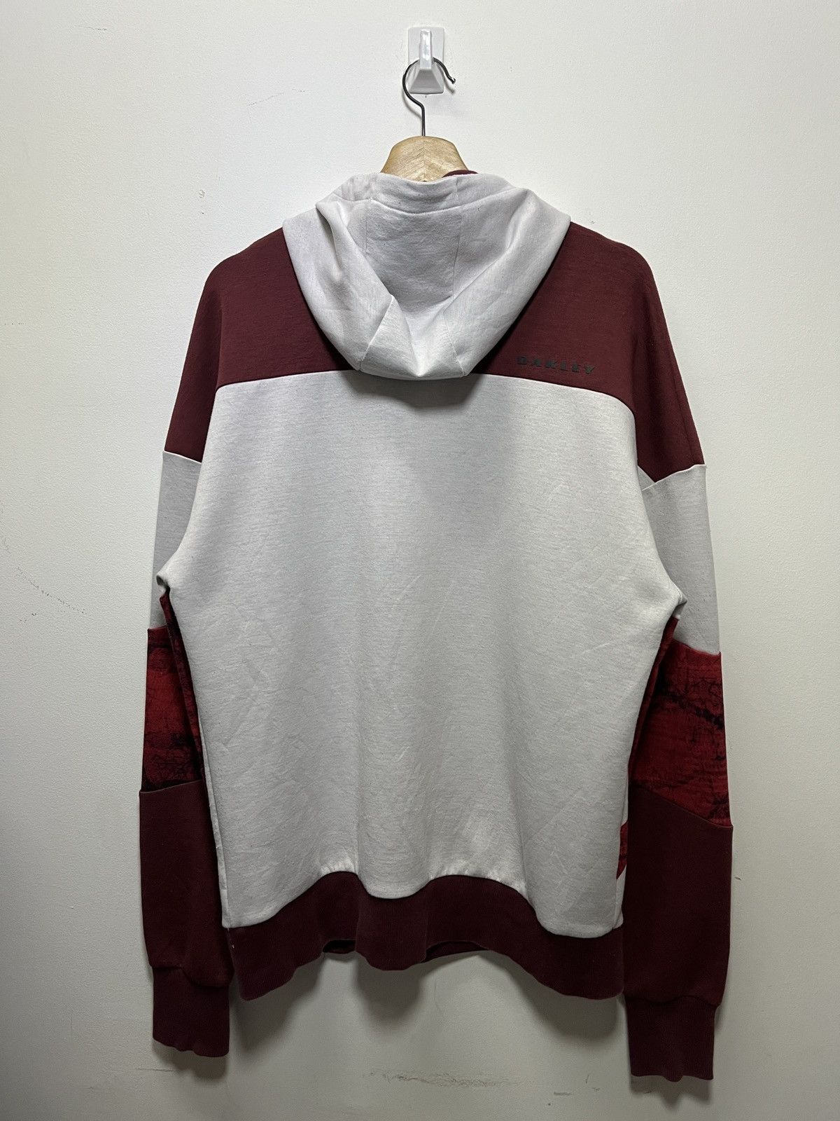 Oakley Vintage Oakley Hoodie Size US L / EU 52-54 / 3 - 6 Thumbnail