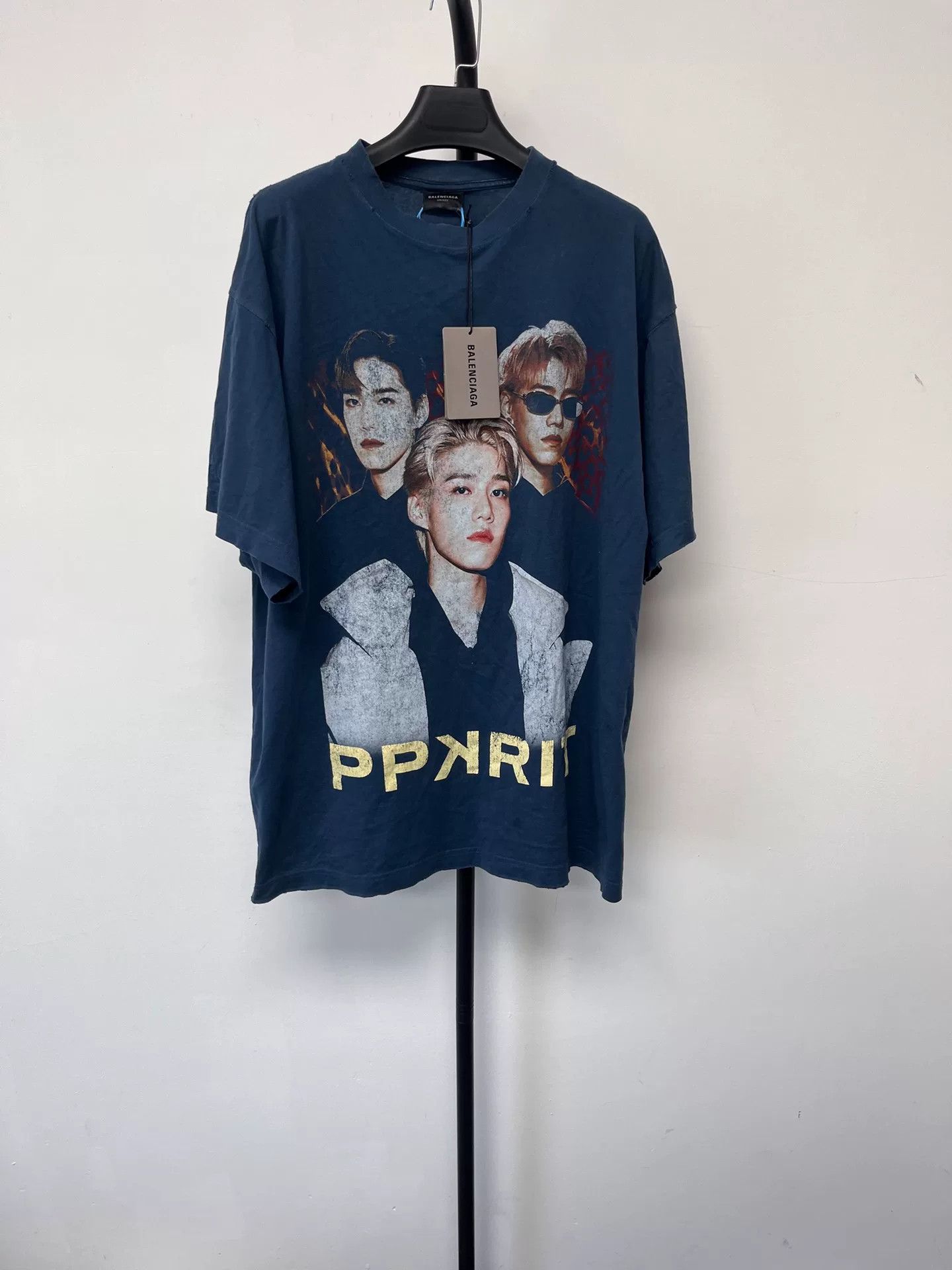 Balenciaga Balenciaga Fanclub Printed Crewneck T-shirt Size US S / EU 44-46 / 1 - 1 Thumbnail