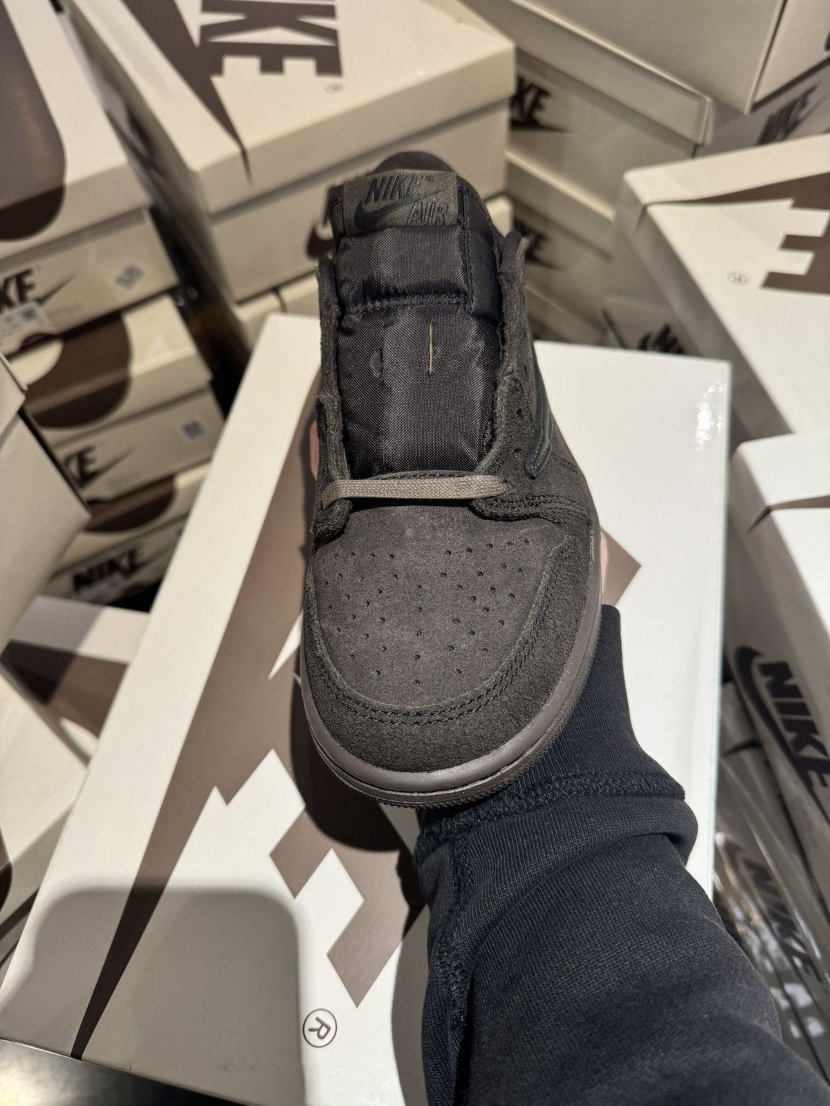 Jordan Brand jordan 1 low travis scott velvet brown Size US 6 / EU 39 - 2 Thumbnail