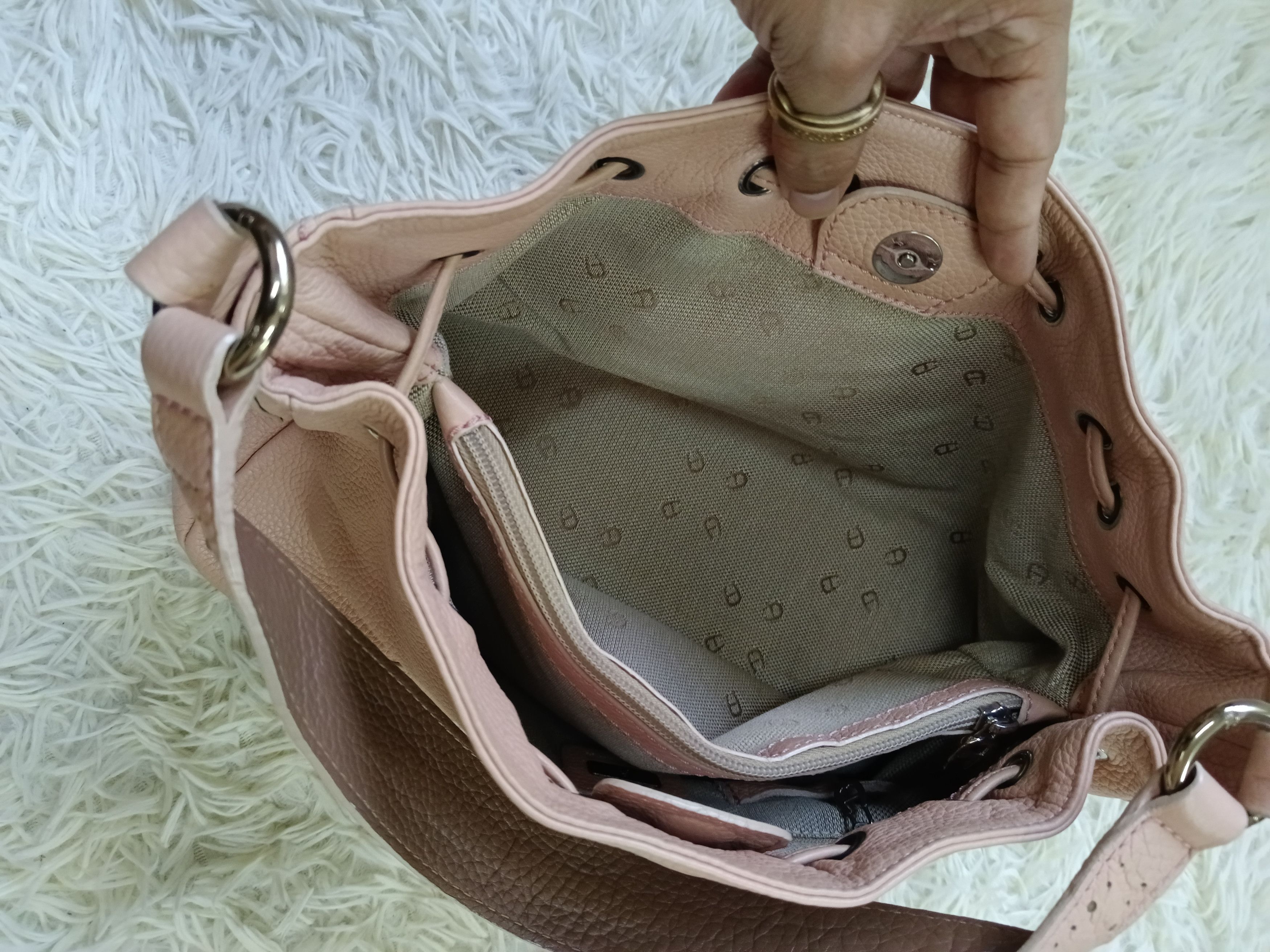 Aigner AIGNER SOFT LEATHER Size ONE SIZE - 9 Thumbnail
