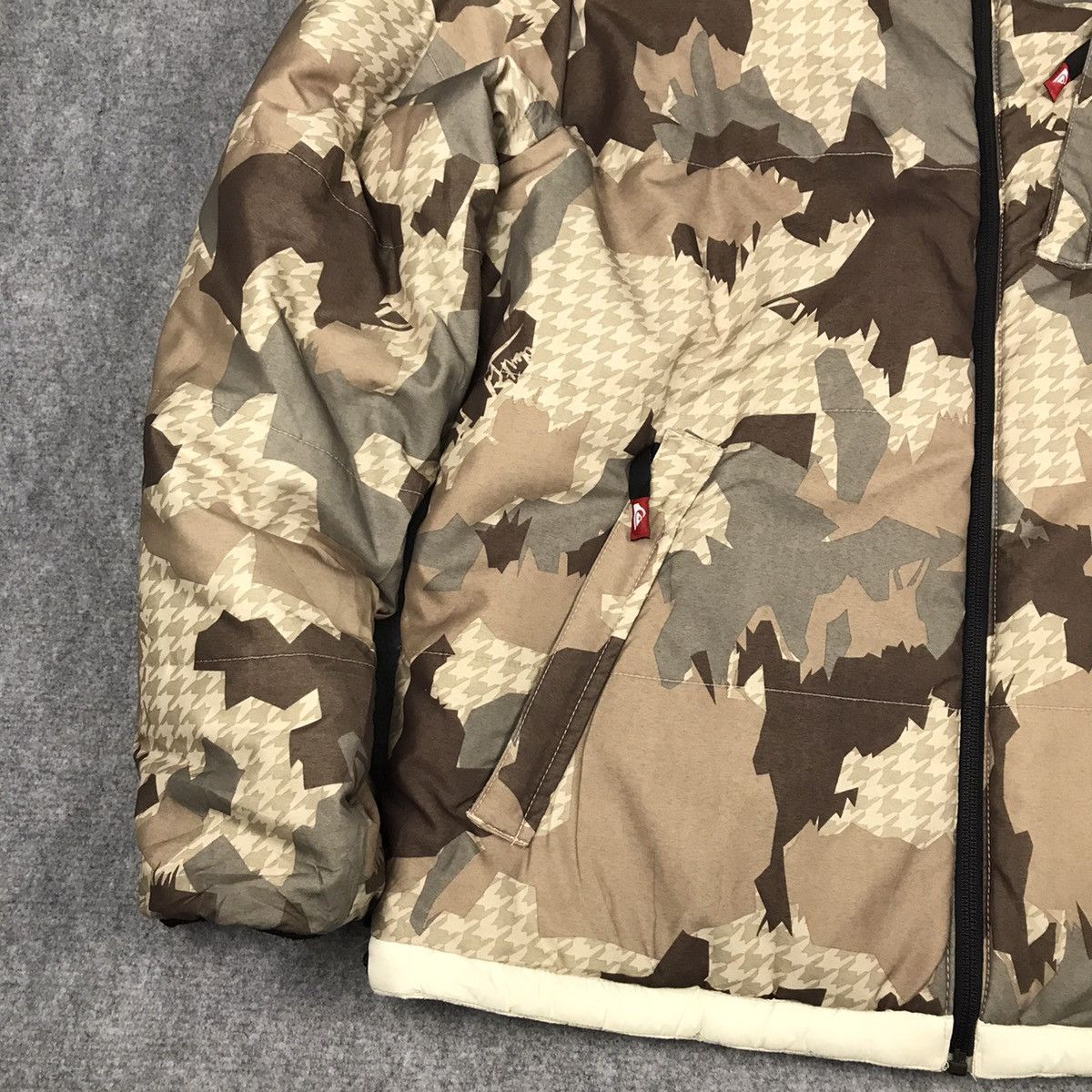 Quiksilver QUIKSILVER CAMO PUFFER ZIPPIER JACKET Size US M / EU 48-50 / 2 - 6 Thumbnail