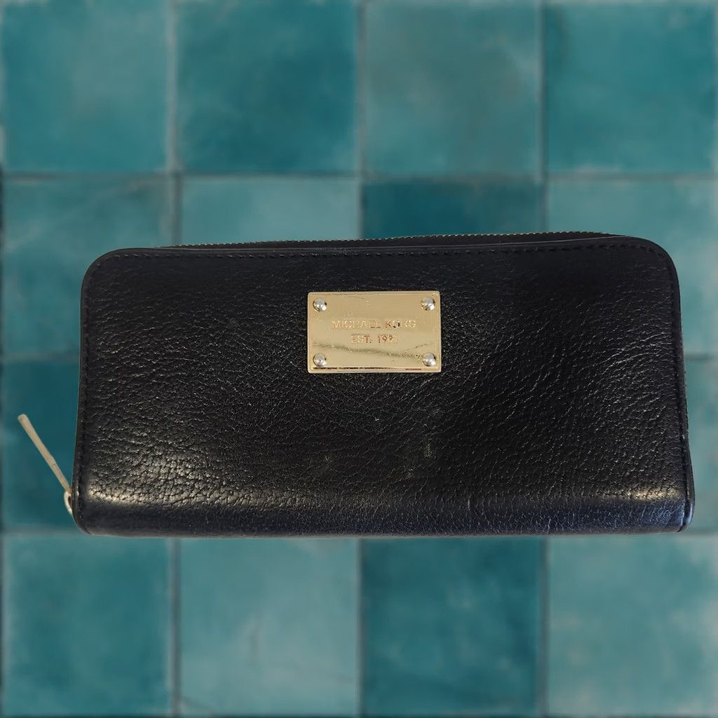 Michael Kors Michael Kors Wallet Black Leather Zip-Around Gold Plate Logo Womens S Small Used Condition Size ONE SIZE - 1 Thumbnail