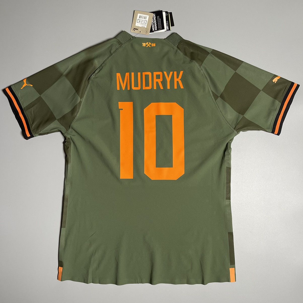 Puma × Vintage NWT SHAKHTAR PUMA 2022/2024 FOOTBALL AWAY JERSEY #10 MUDRYK Size US L / EU 52-54 / 3 - 2 Thumbnail