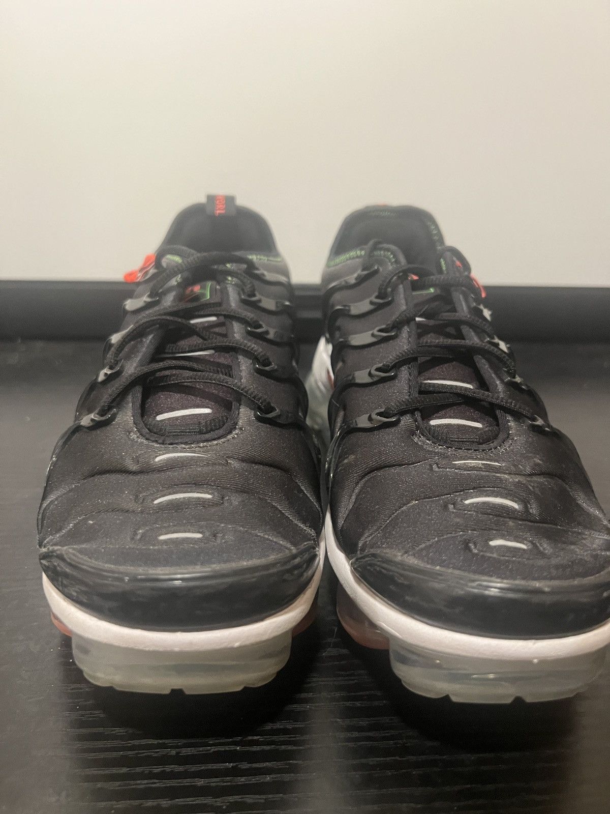 Nike SIZE 8 MEN - Nike Air Vapormax Plus Worldwide Pack Black Size US 8 / EU 41 - 2 Thumbnail