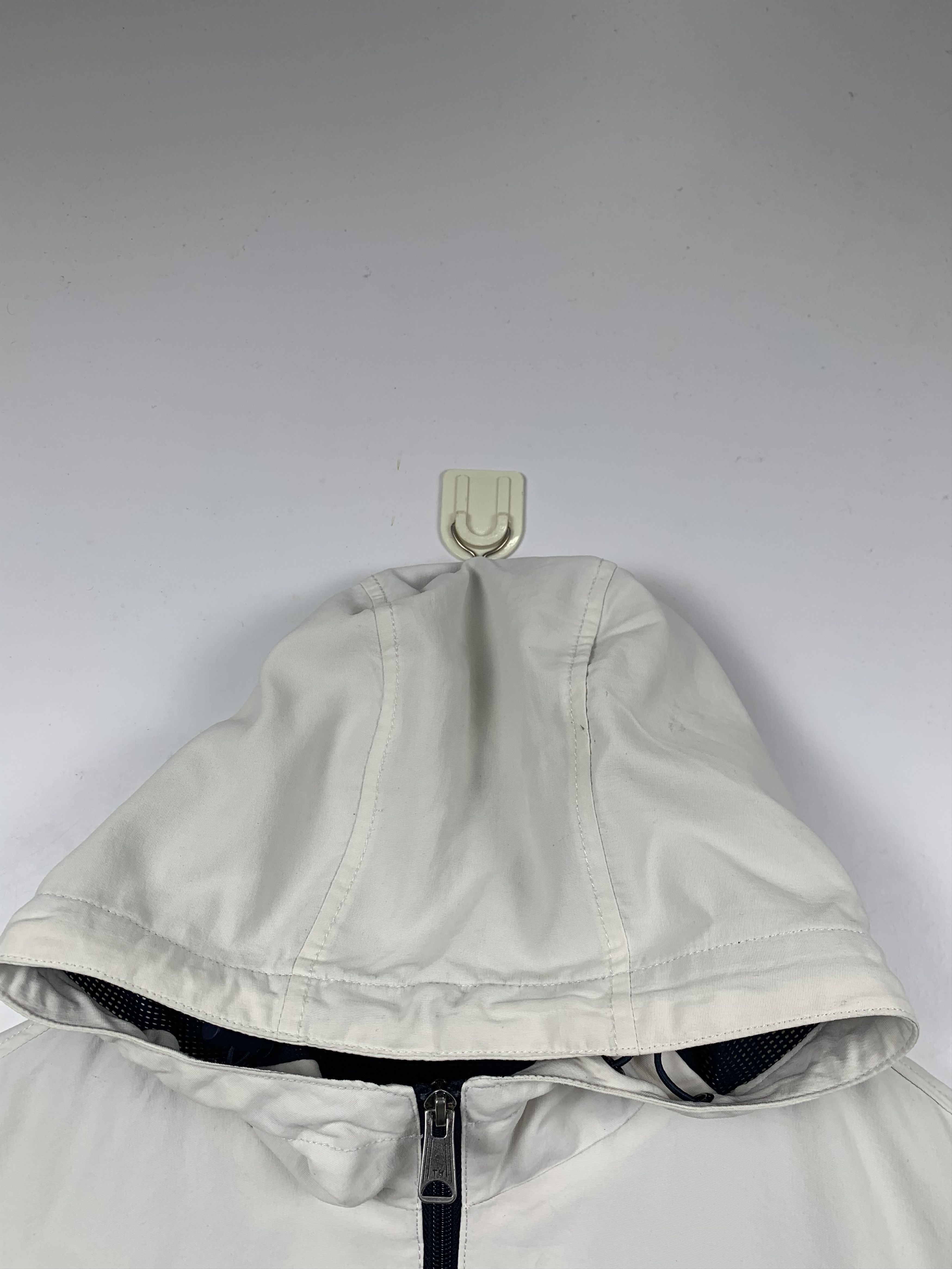 Tommy Hilfiger Vintage Tommy Hilfiger Hoodie Zipper Jacket J1244 Size US L / EU 52-54 / 3 - 11 Thumbnail