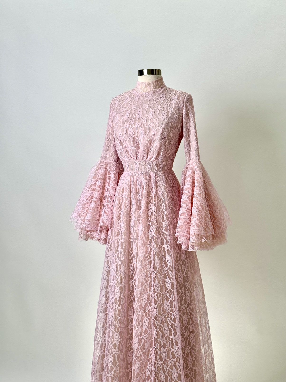 Other Preloved US 8 Anna Augusta Pink Lace Maxi Evening Dress Size M / US 6-8 / IT 42-44 - 3 Thumbnail