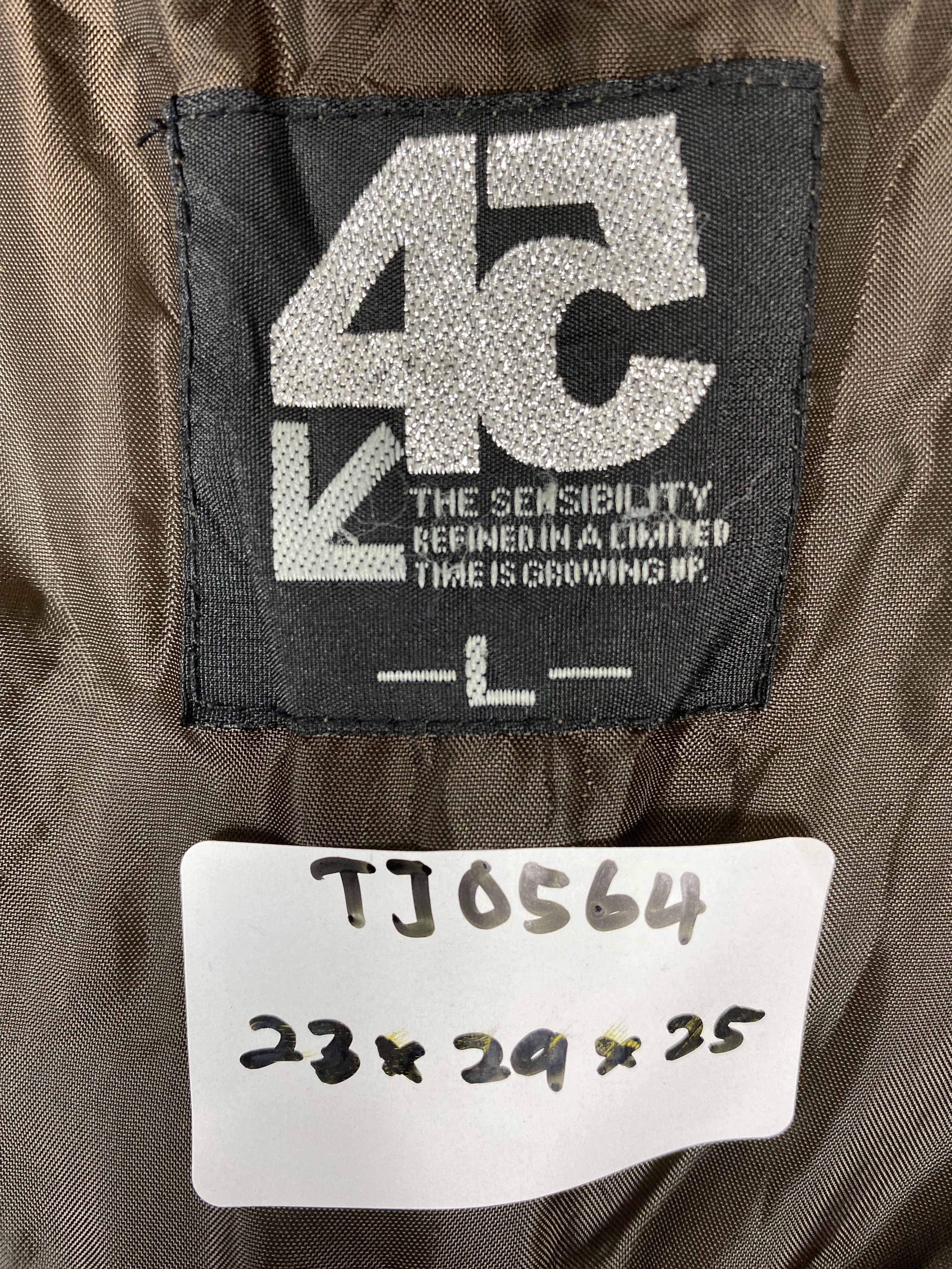 Japanese Brand Vintage Japanese Brand 45 Zip Up Faded Puffer Jacket Size US L / EU 52-54 / 3 - 9 Thumbnail