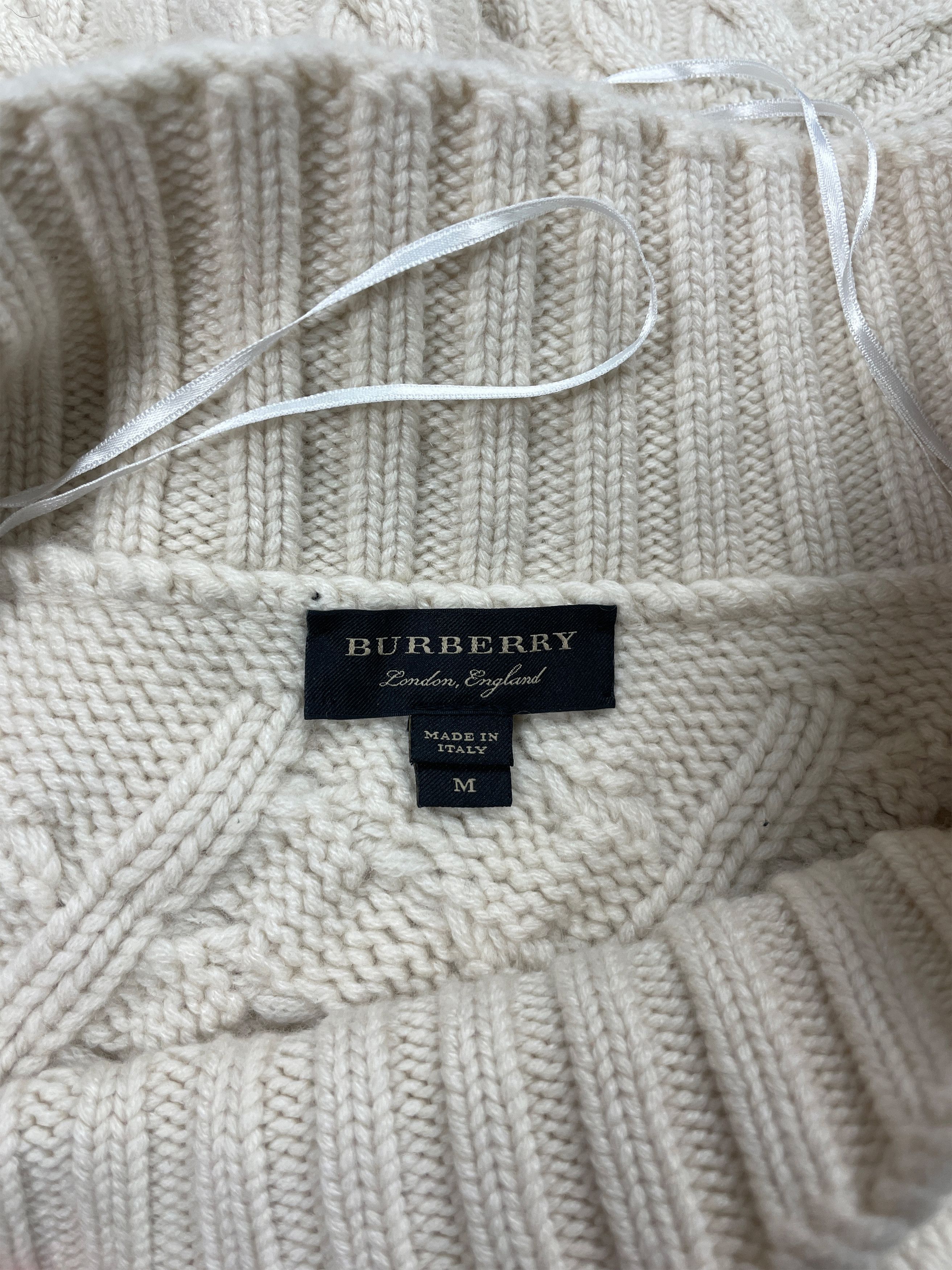Burberry AW17 Burberry One Shoulder Cable Knit Sweater M Cashmere Size M / US 6-8 / IT 42-44 - 4 Thumbnail