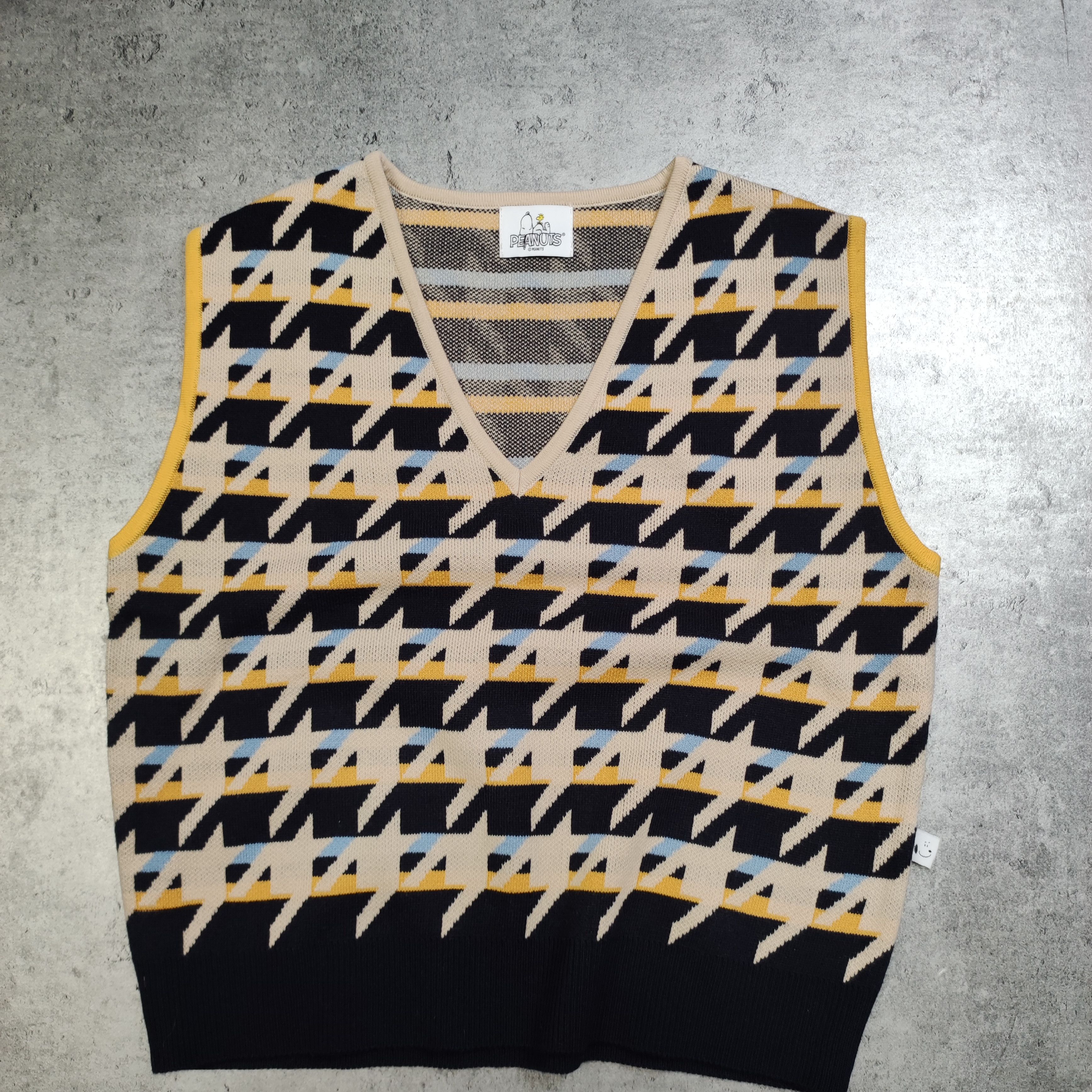 Japanese Brand × Peanuts RARE Japanese Limited Peanuts Monogram Sweater Vest Size US S / EU 44-46 / 1 - 2 Thumbnail
