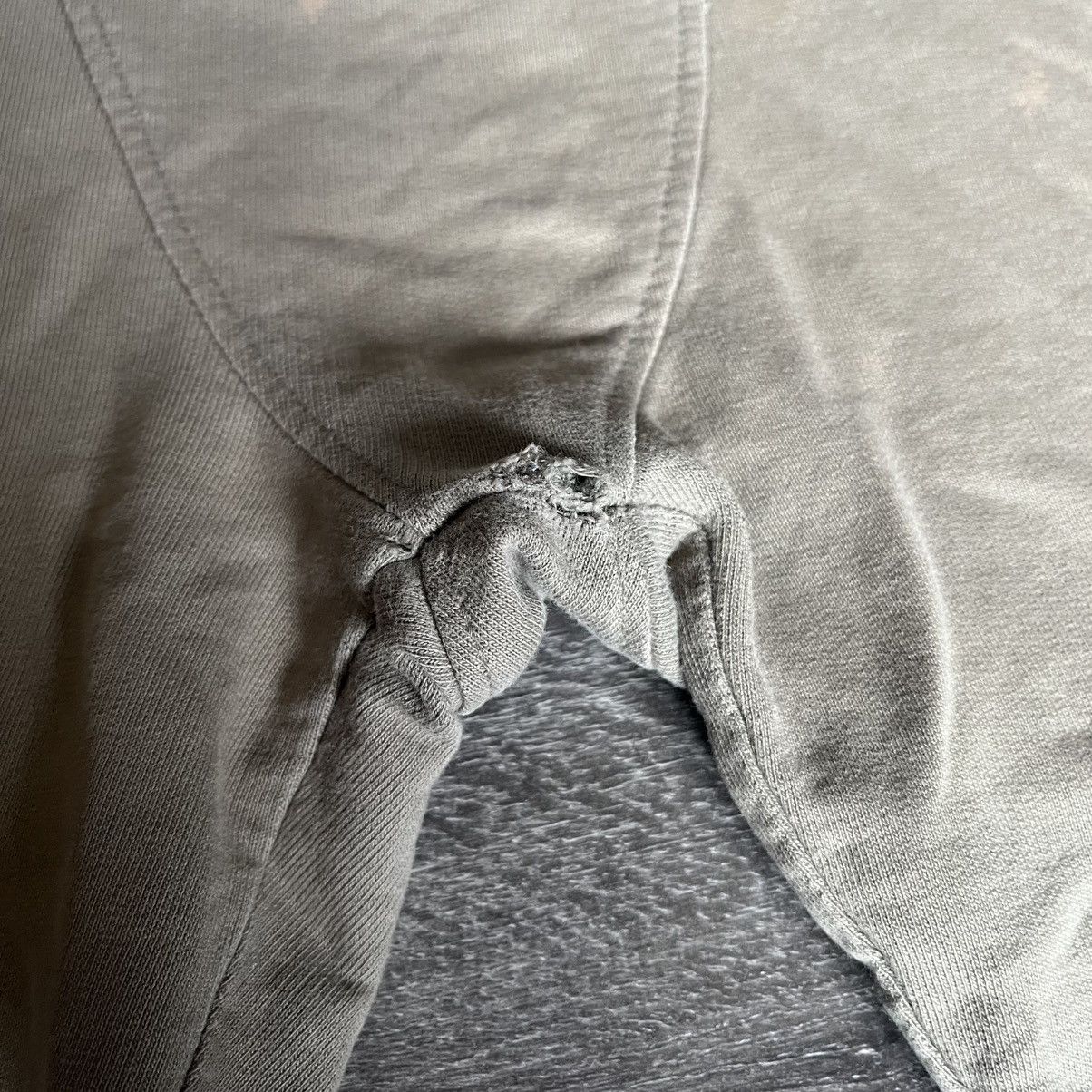 Urban Outfitters × Vintage Vintage Style Urban Outfitters Low Drop Crotch Sweatshorts Size US 32 / EU 48 - 14 Thumbnail