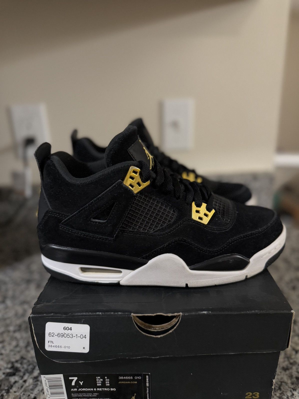 Jordan Brand × Nike Air Jordan 4 Royalty 408452-032 Size 6.5Y/8W 2016 Size US 6.5 / EU 39-40 - 2 Thumbnail