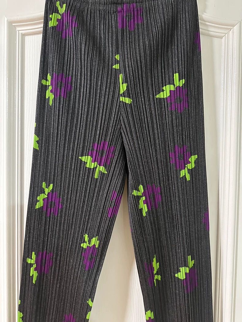 Issey Miyake Issey Miyake size:3 Purple flower trousers Size 42" / US 20 - 2 Thumbnail