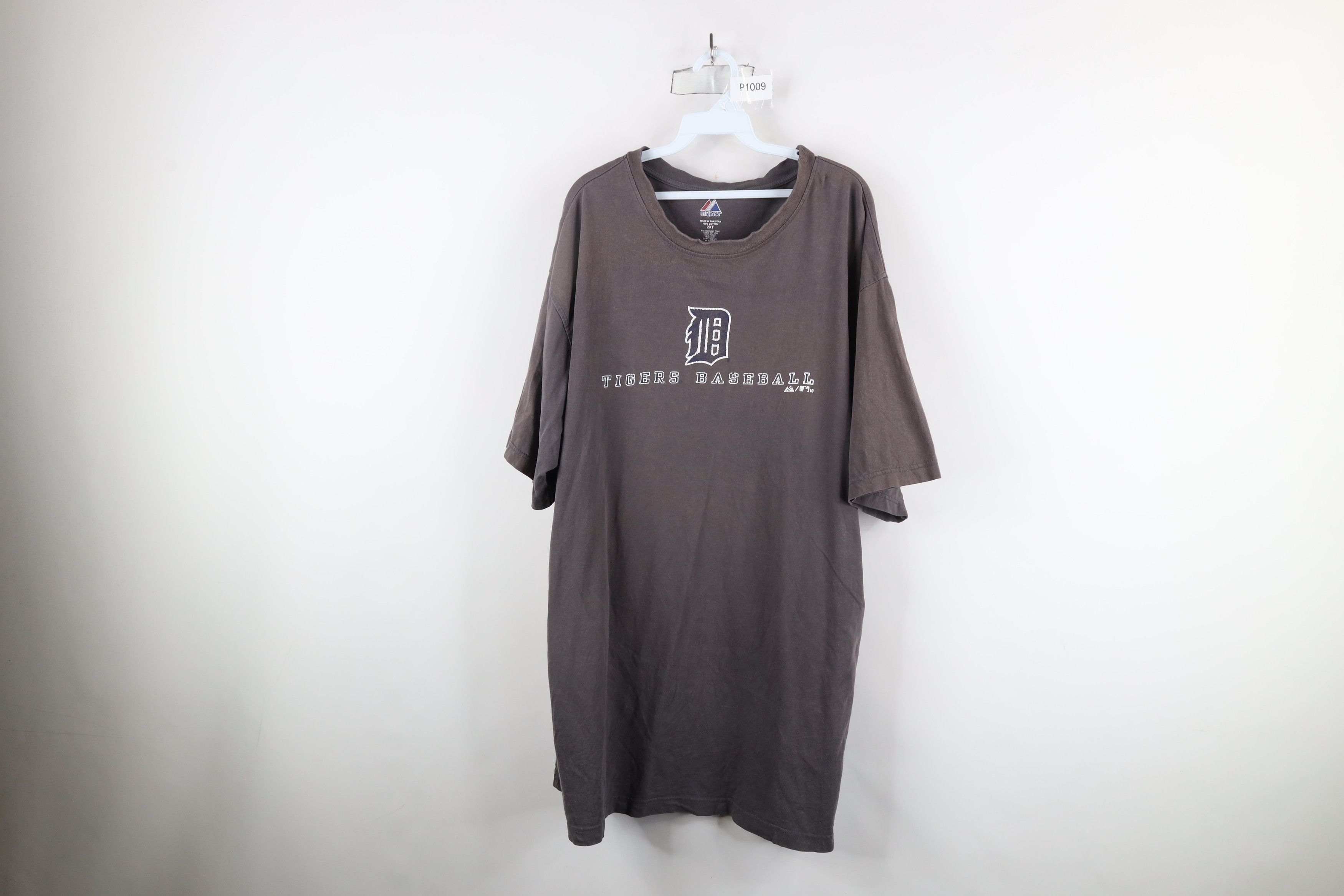 Majestic × Vintage Vintage Majestic Tigers Baseball Short Sleeve T-Shirt Size US XXL / EU 58 / 5 - 1 Thumbnail