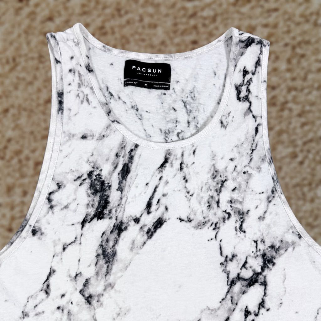 Pacsun Pacsun Scallop Fit Activewear Tank Top Women's Medium White Marble Print Size M / US 6-8 / IT 42-44 - 1 Thumbnail
