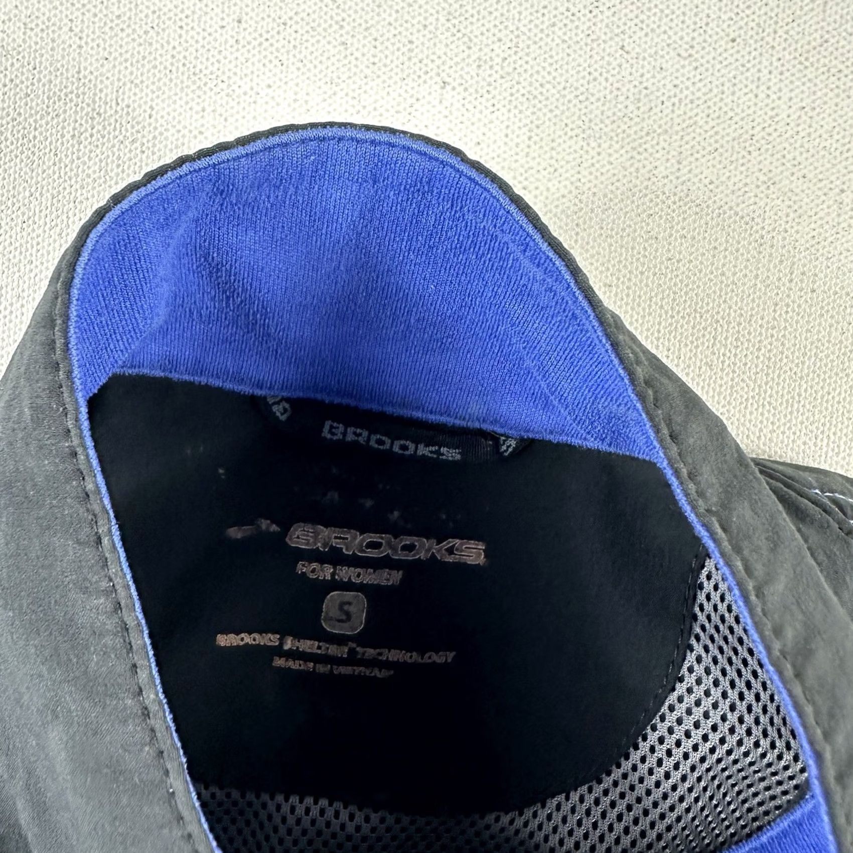 Brooks Brooks Jacket Women S Black Full Zip Lightweight Training Gym Work Out Running & Jogging Windbreaker Athletic Activewear Jersey? Size S / US 4 / IT 40 - 7 Thumbnail
